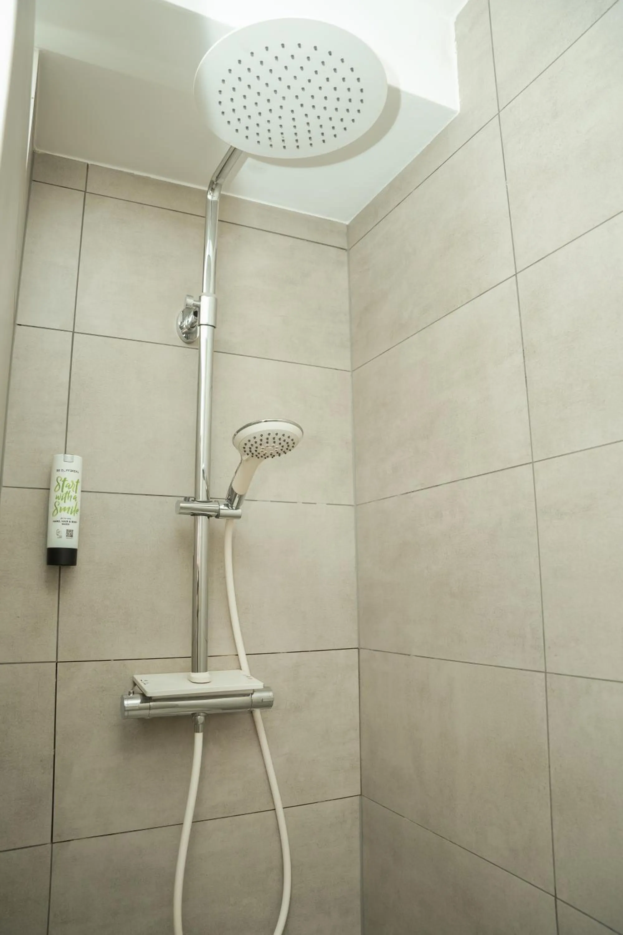 Shower in Hotel Offenbacher Hof