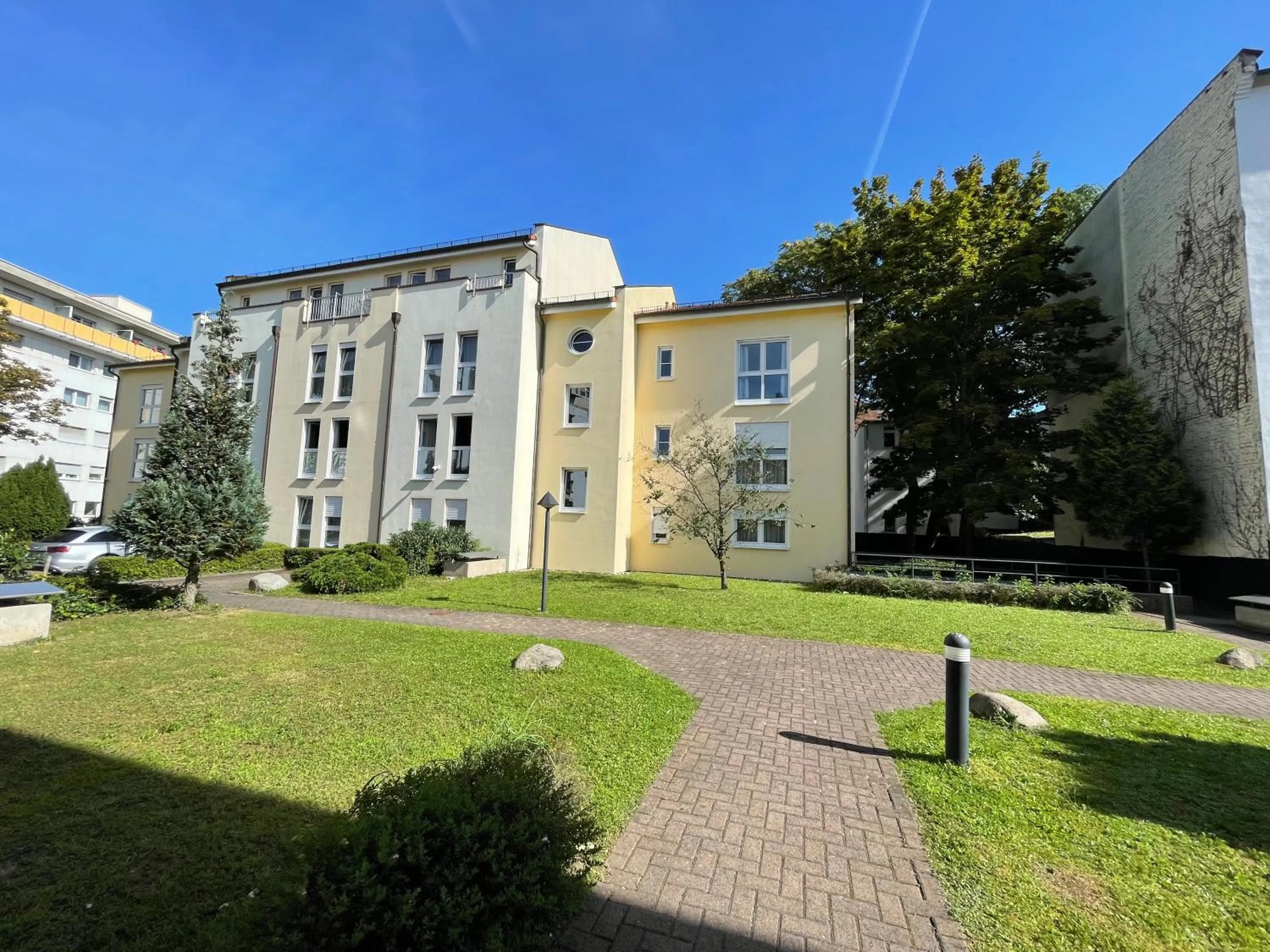 Property building in Eurotel am Main