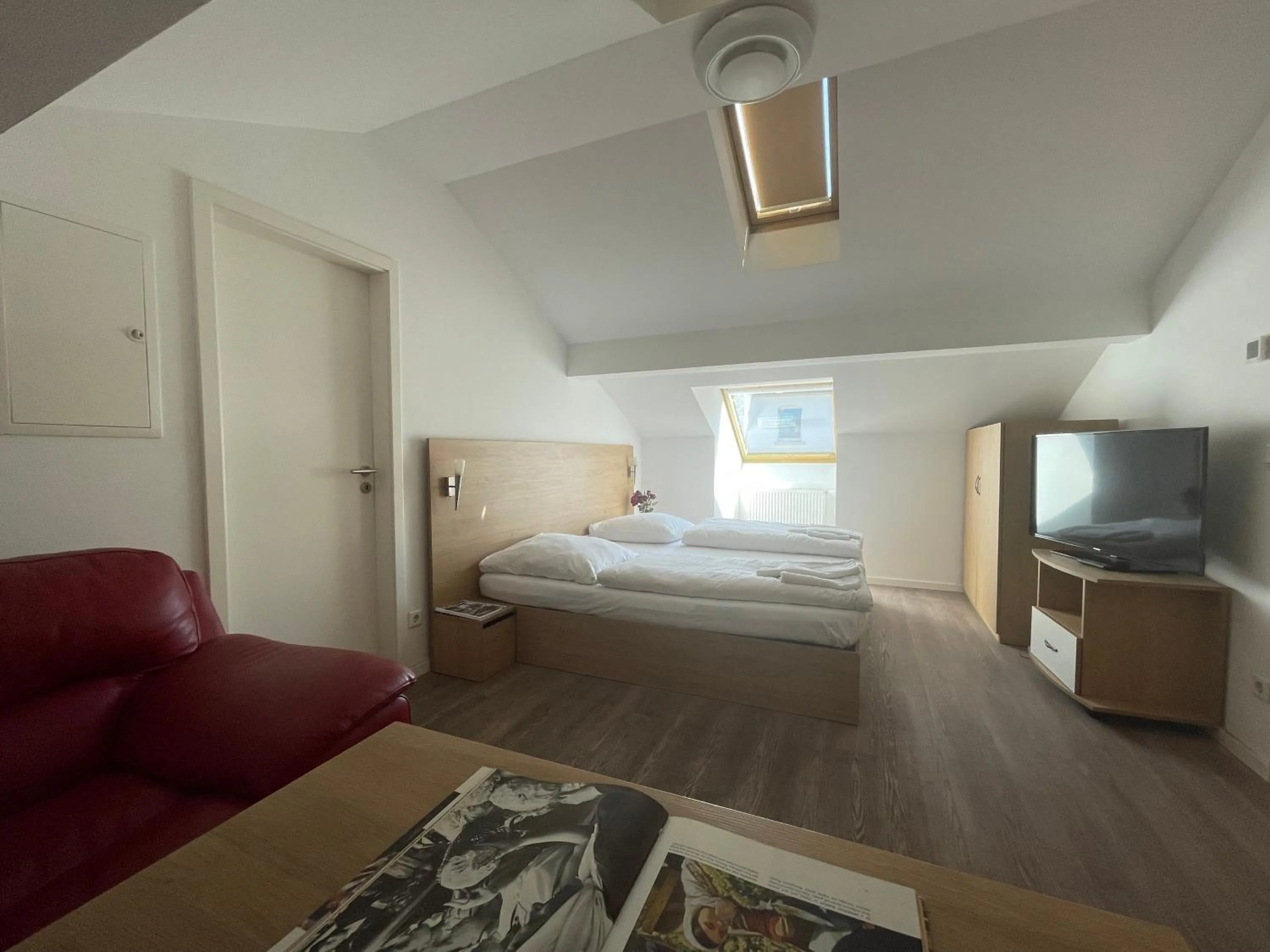 Photo of the whole room, Bed in Eurotel am Main