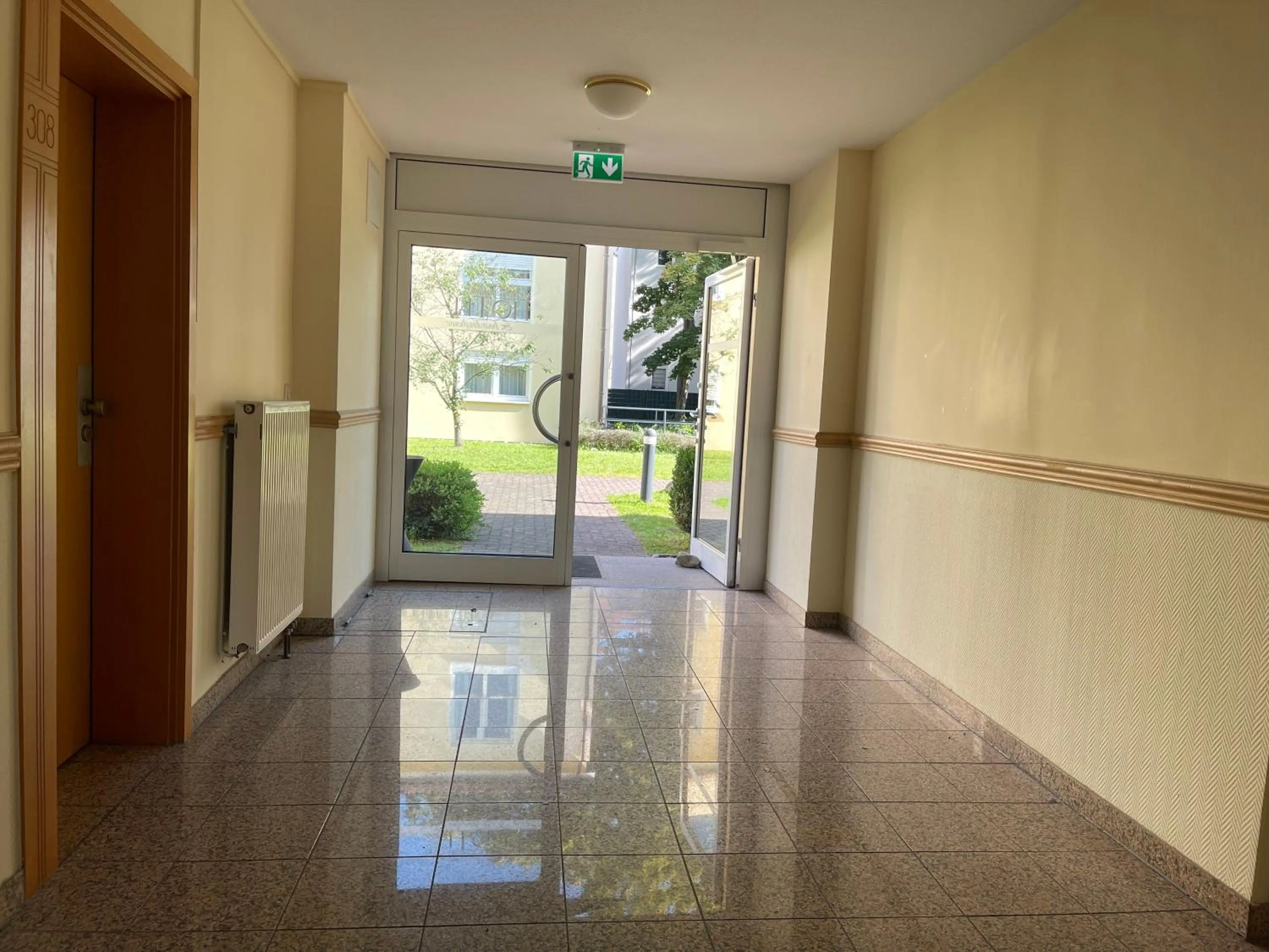 Property building in Eurotel am Main