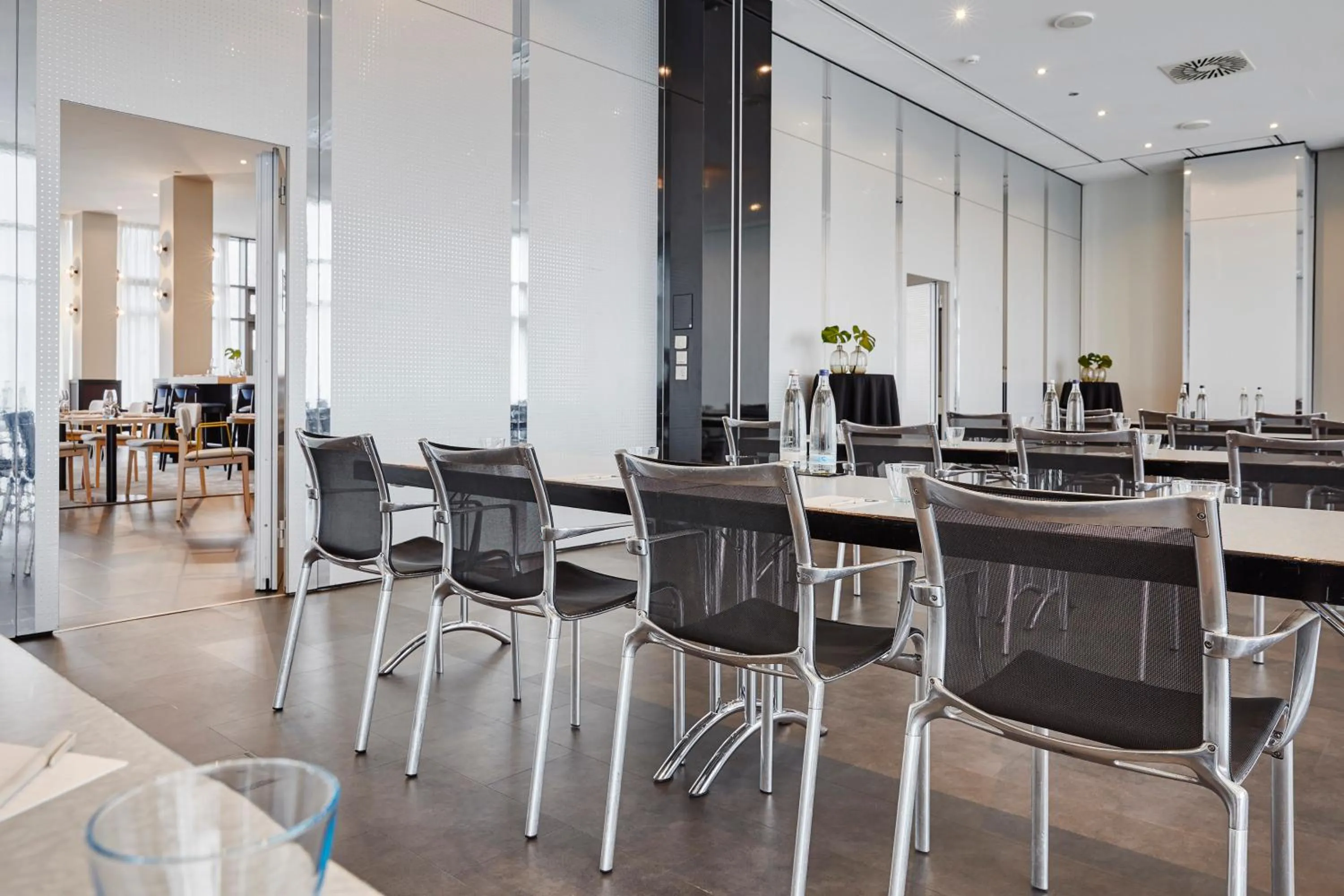 Meeting/conference room in INNSiDE by Meliá Bremen