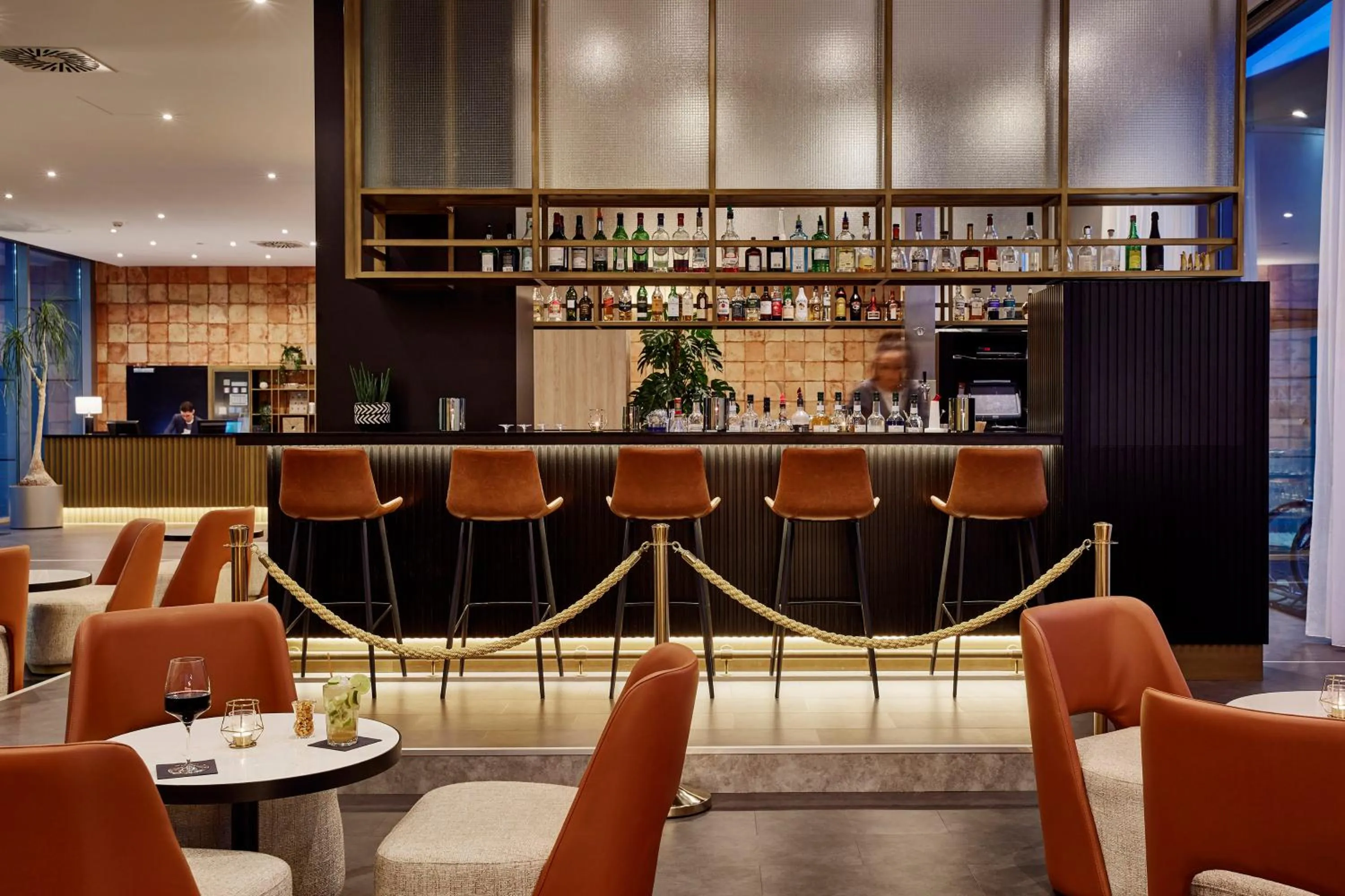 Lobby or reception in INNSiDE by Meliá Bremen