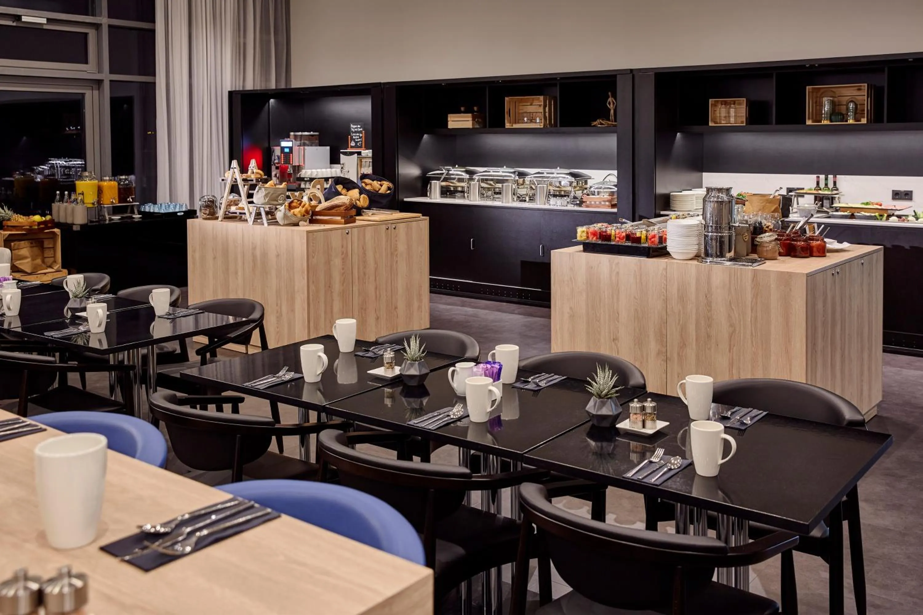 Restaurant/places to eat in INNSiDE by Meliá Bremen