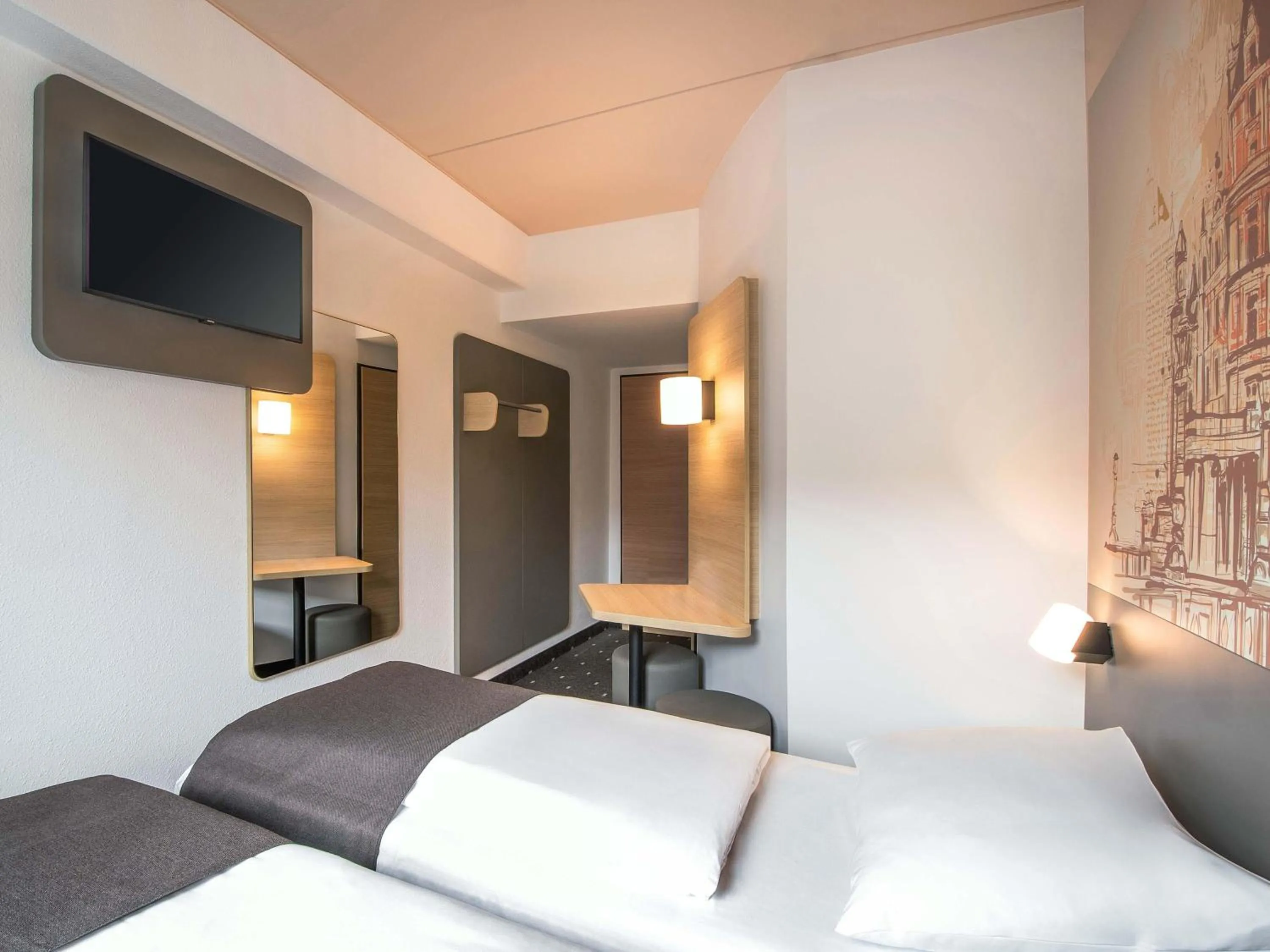 Photo of the whole room, Bed in B&B Hotel Schwerin-Süd