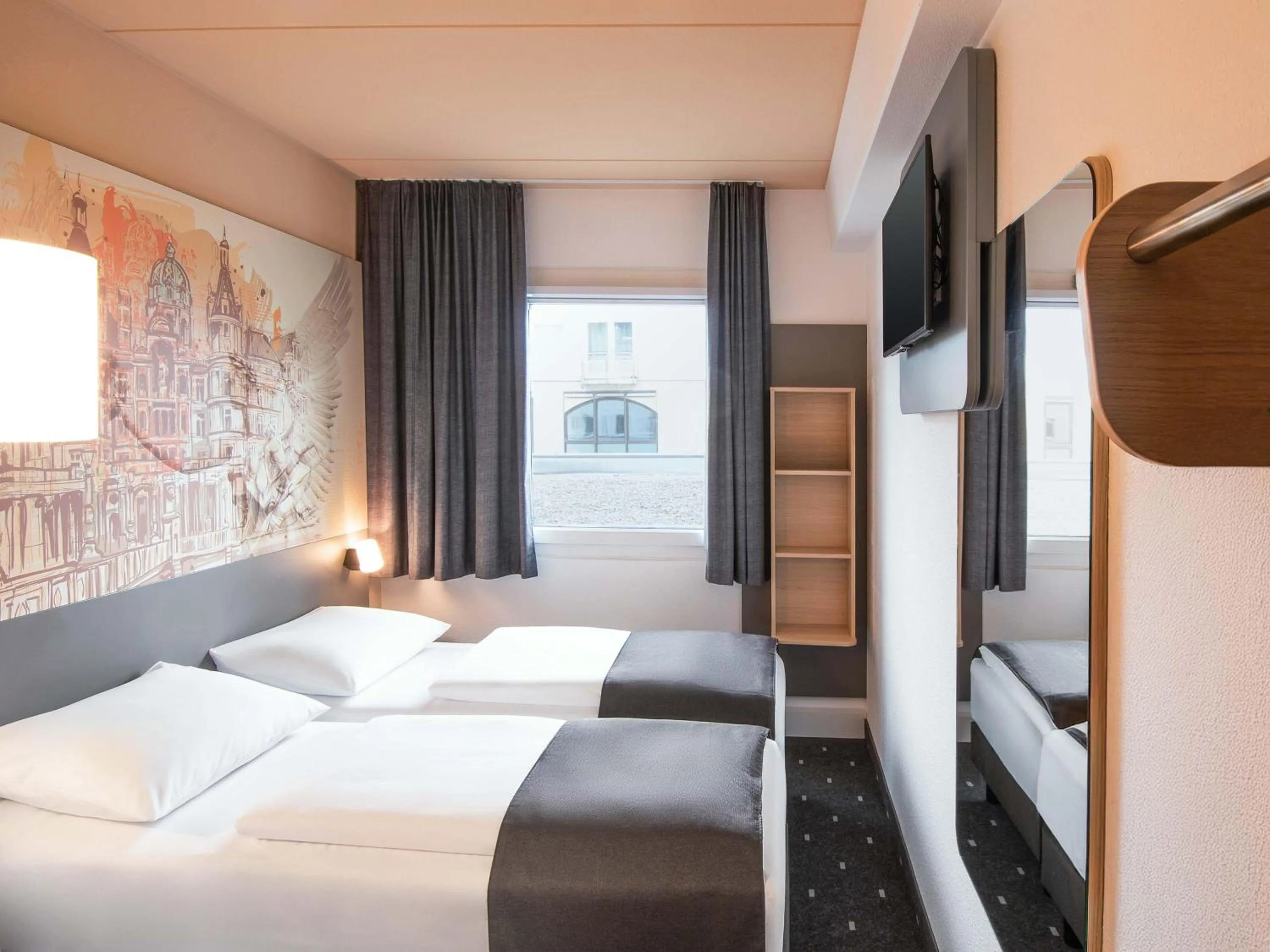 Photo of the whole room, Bed in B&B Hotel Schwerin-Süd