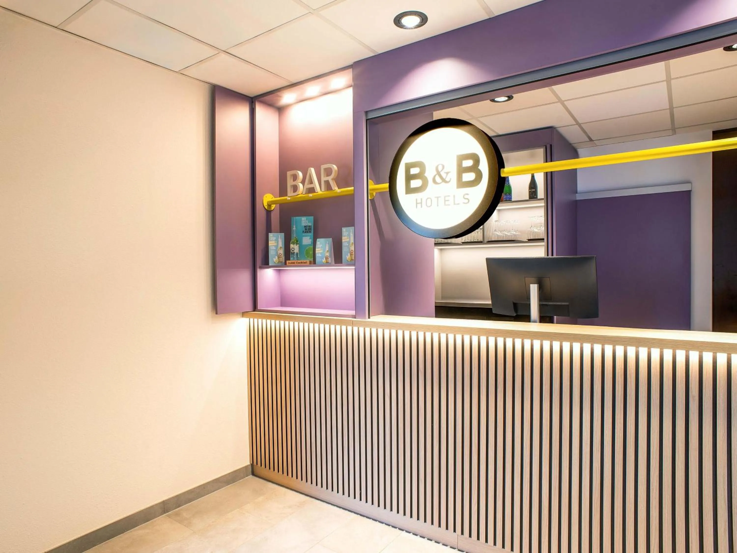 Lobby or reception in B&B Hotel Schwerin-Süd