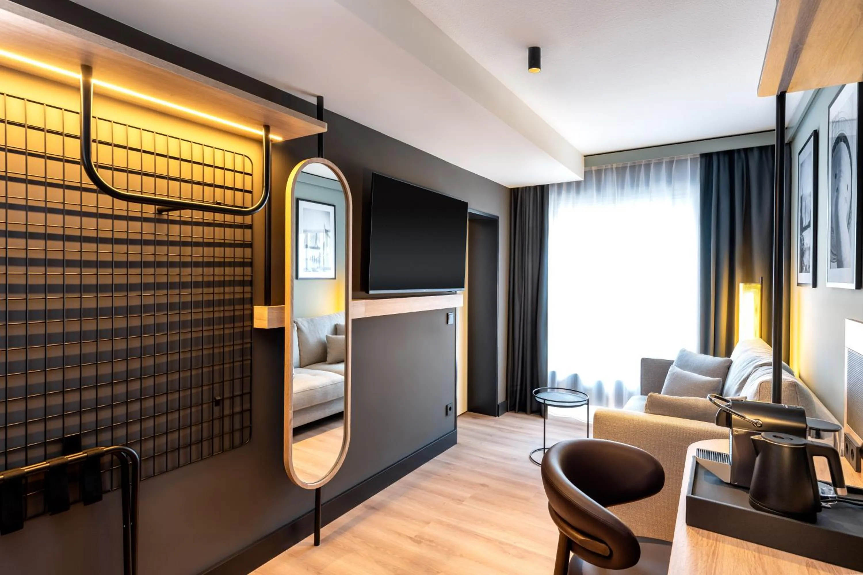 TV and multimedia, Bed in Radisson Hotel Dusseldorf City Center