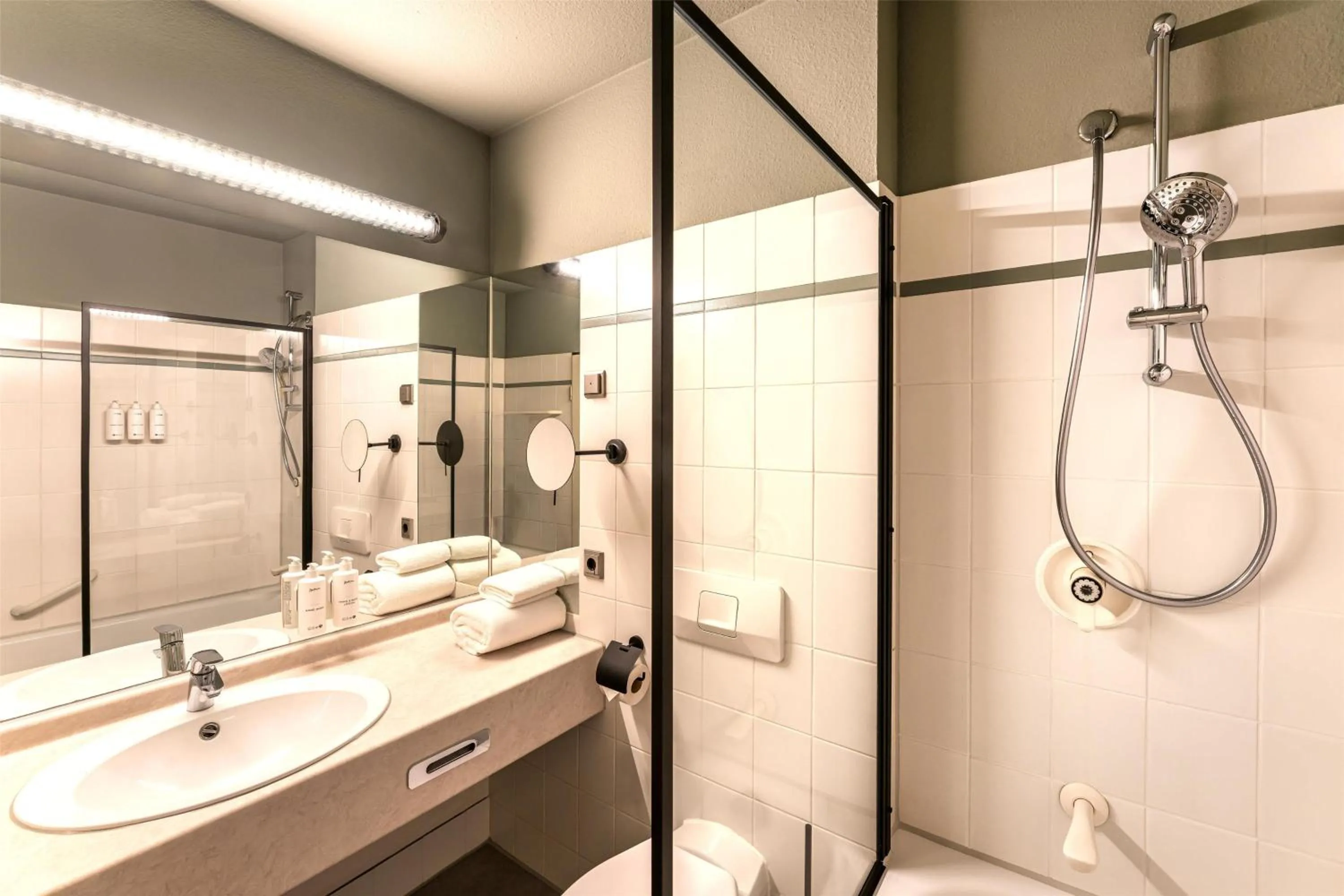 Bathroom in Radisson Hotel Dusseldorf City Center