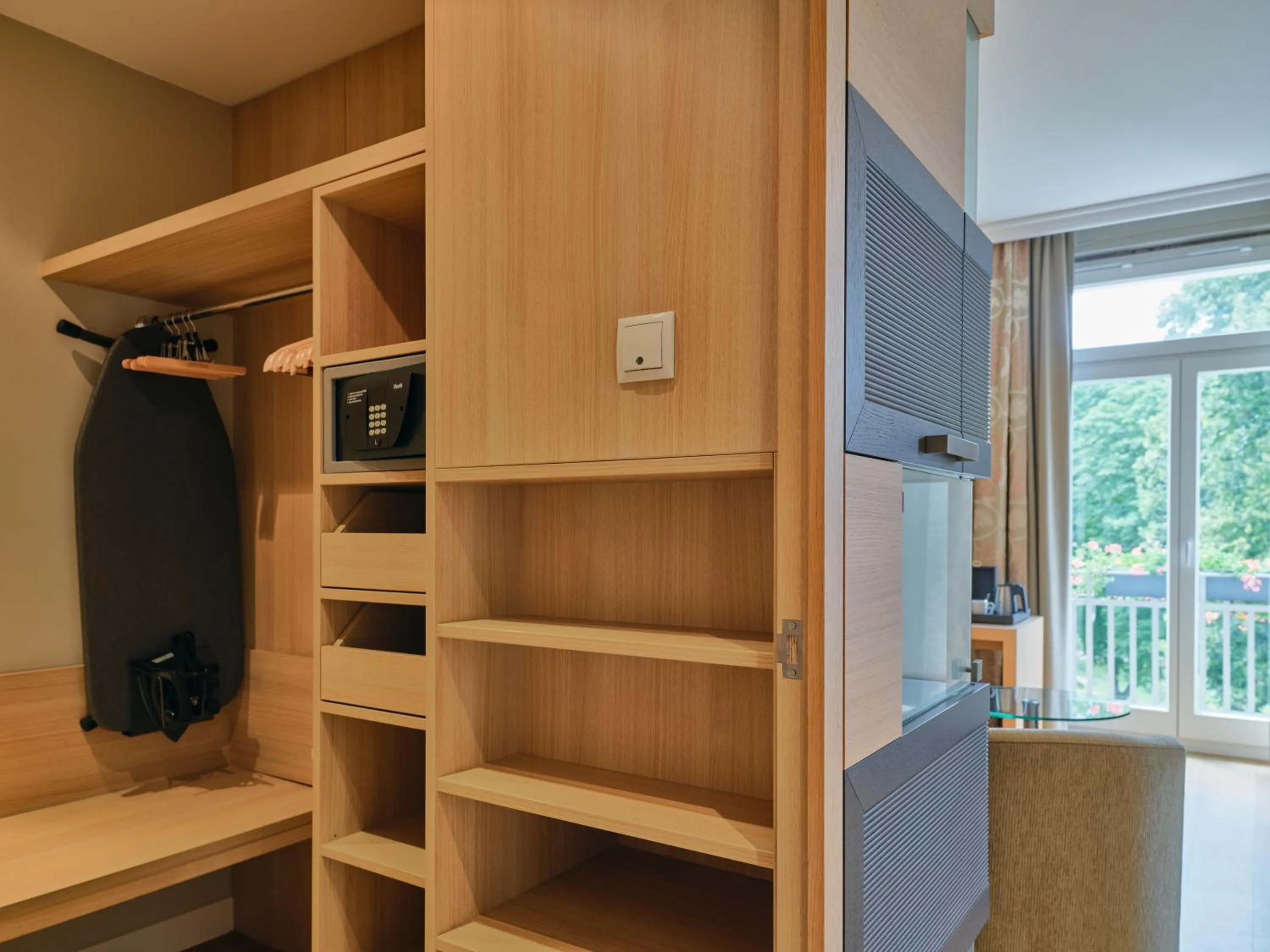 wardrobe in Steigenberger Hotel Bad Neuenahr