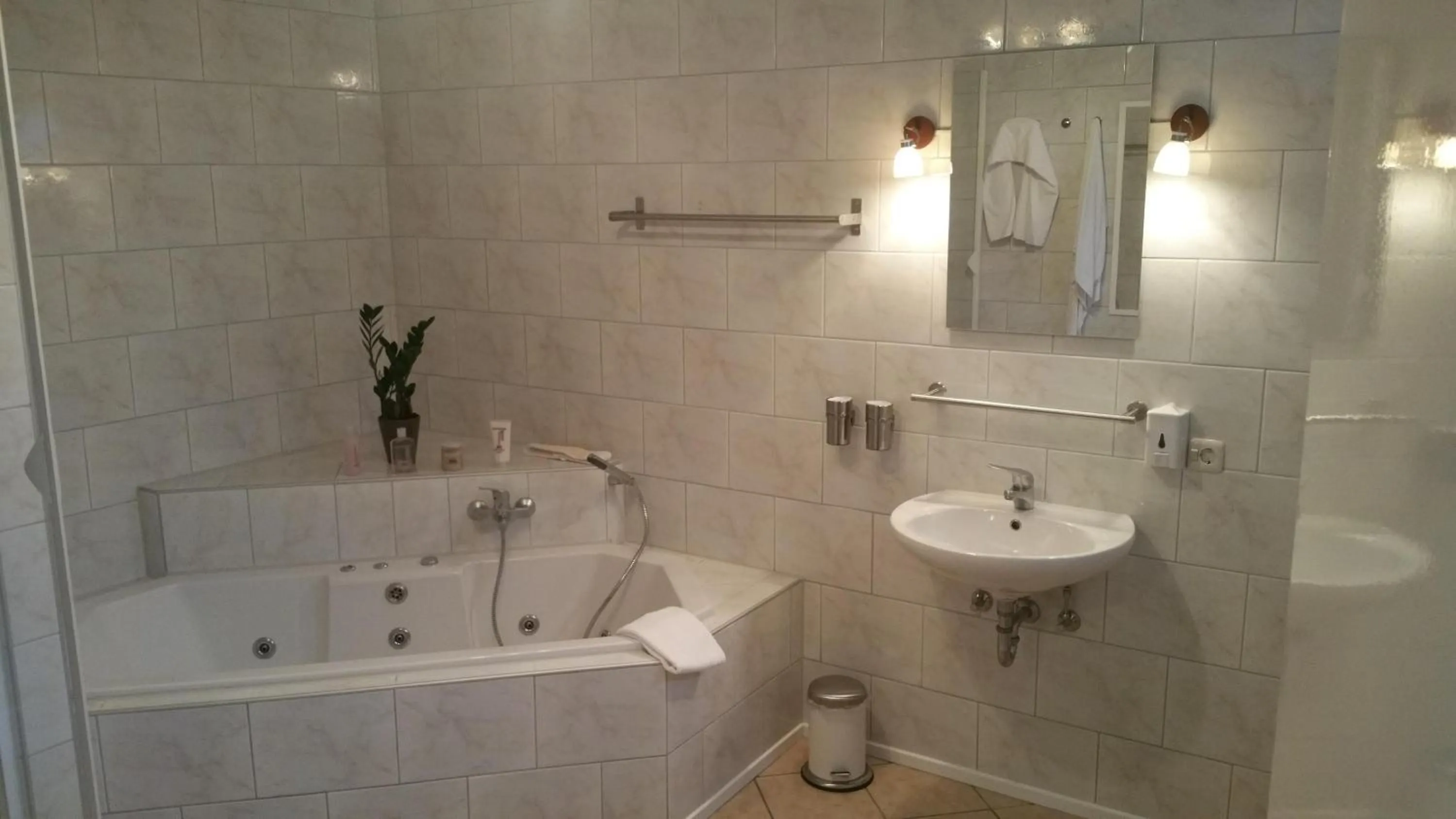 Bathroom in Hotel De Lange Man Monschau Eifel