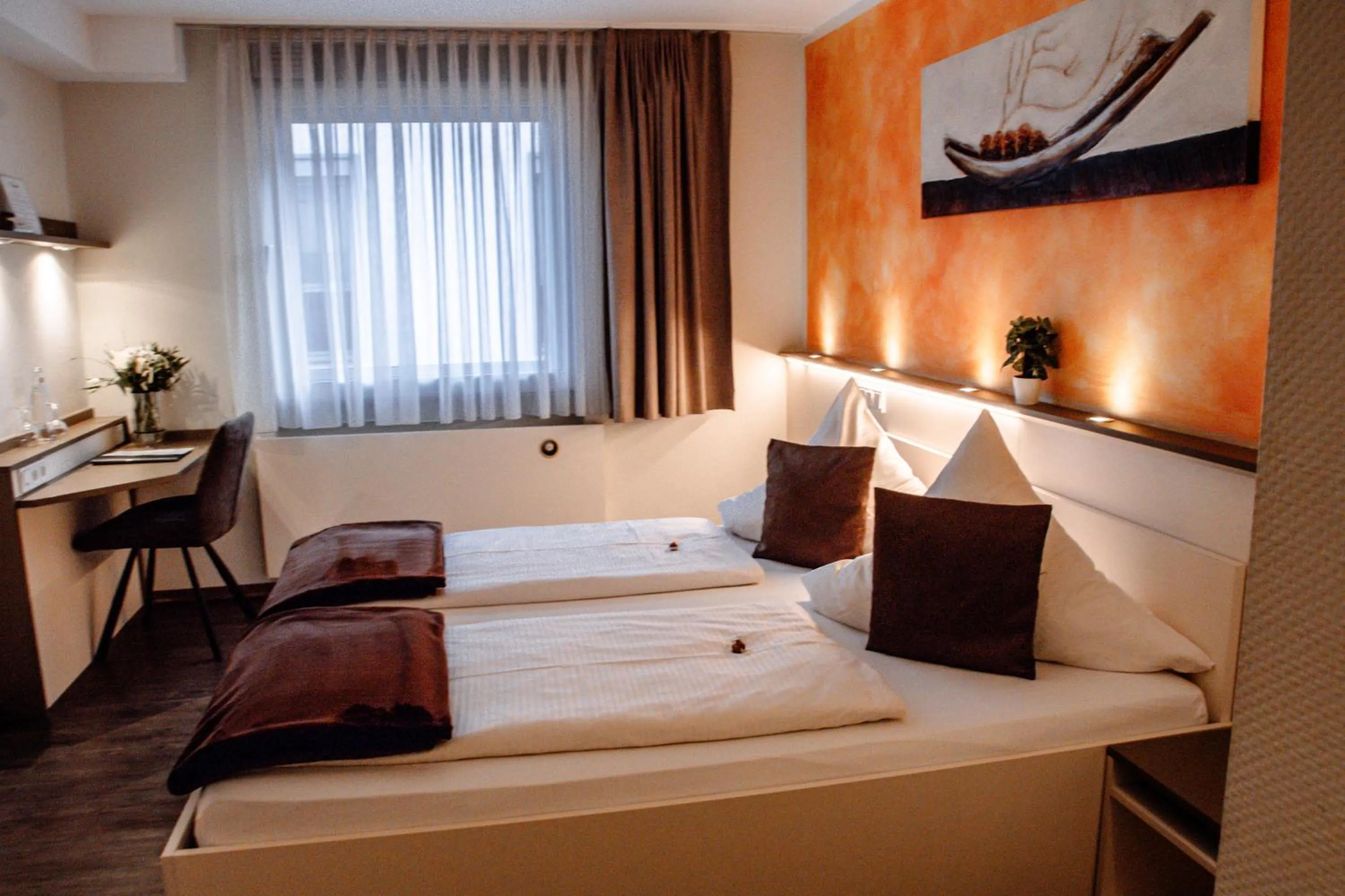 Photo of the whole room, Bed in Hotel Central eGbR