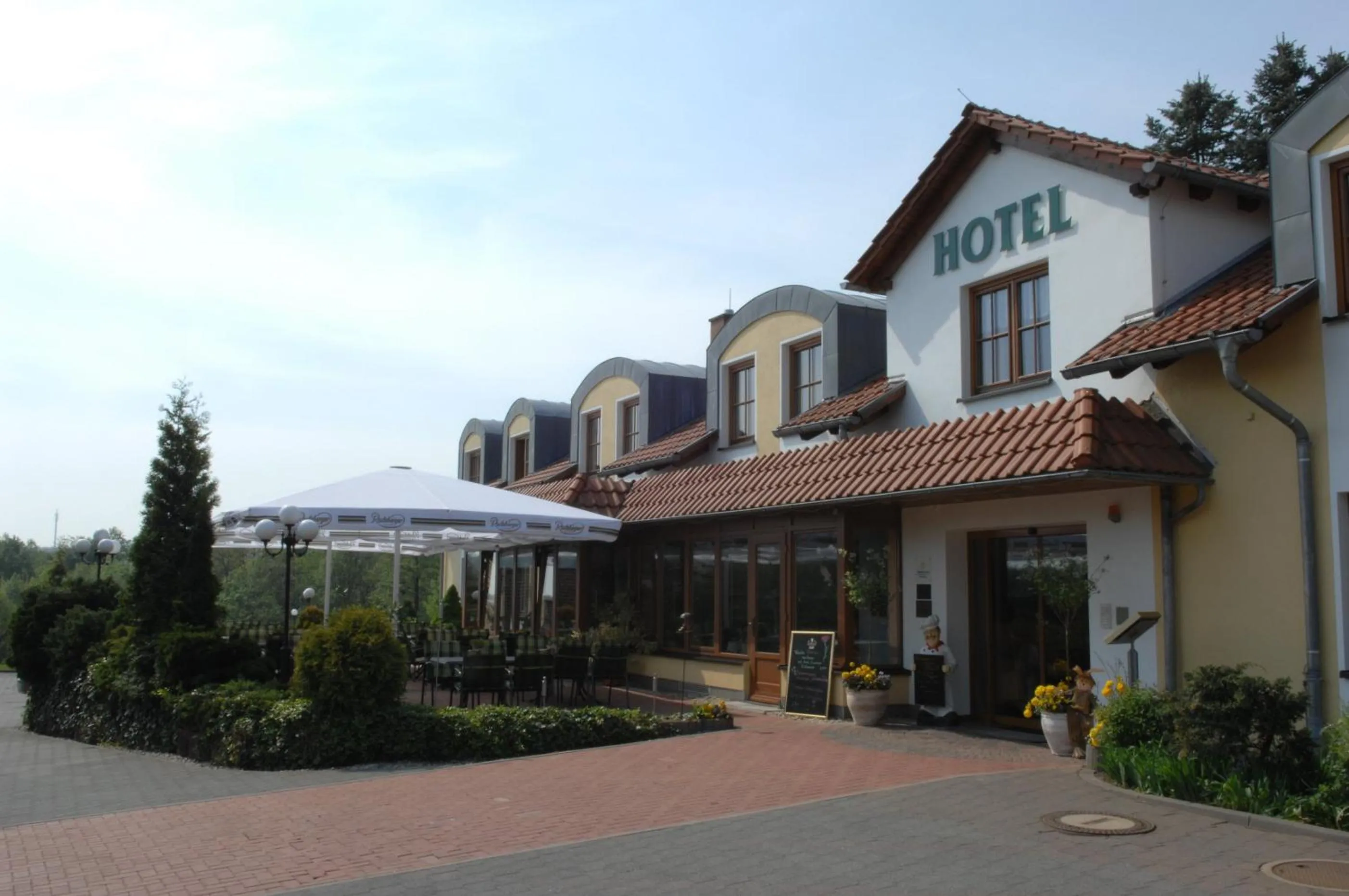Facade/entrance in Landhotel Dresden