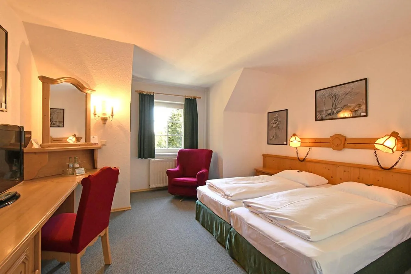 Bed in Landhotel Altes Zollhaus