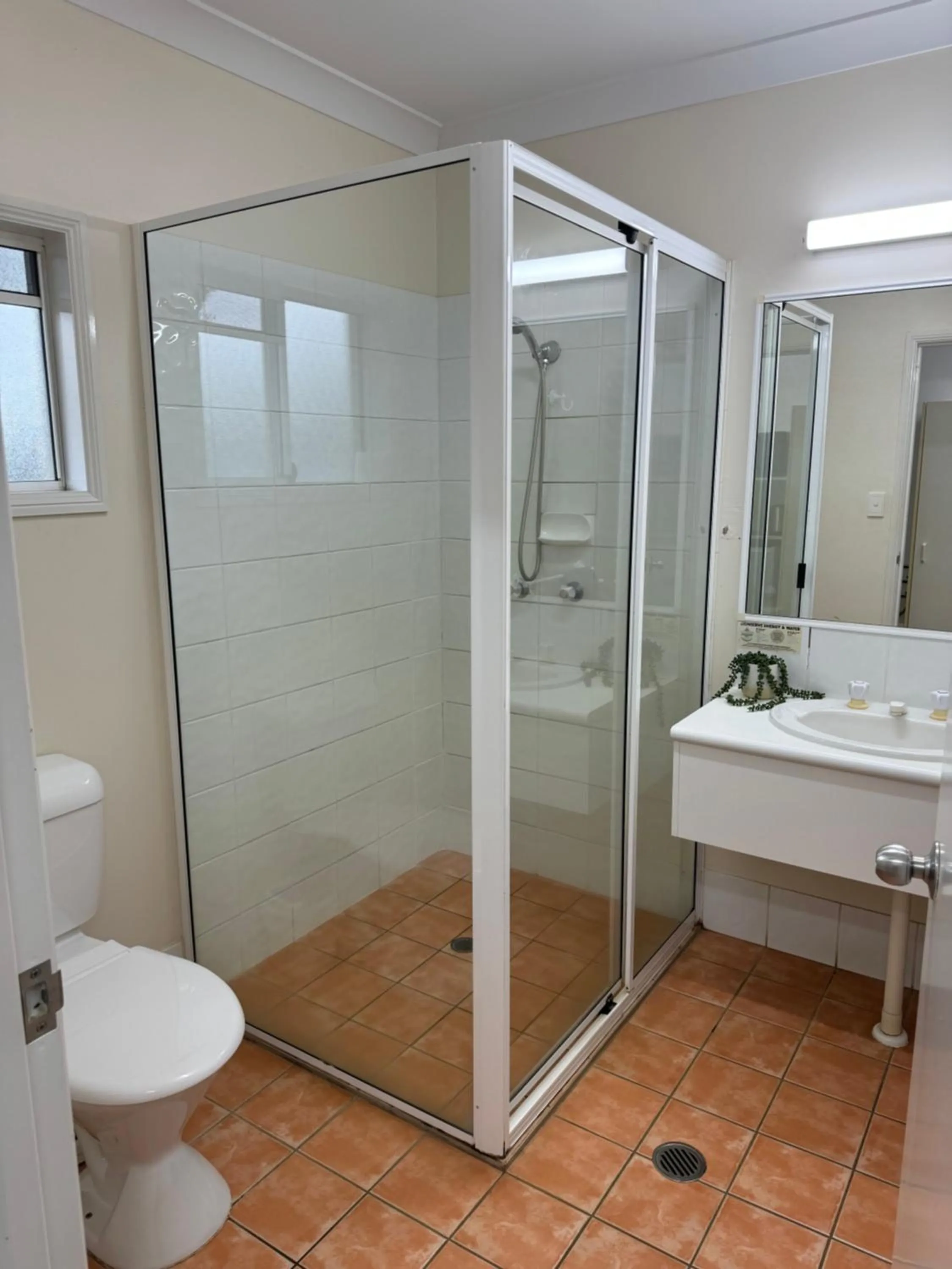 Shower in Mareeba Motor Inn
