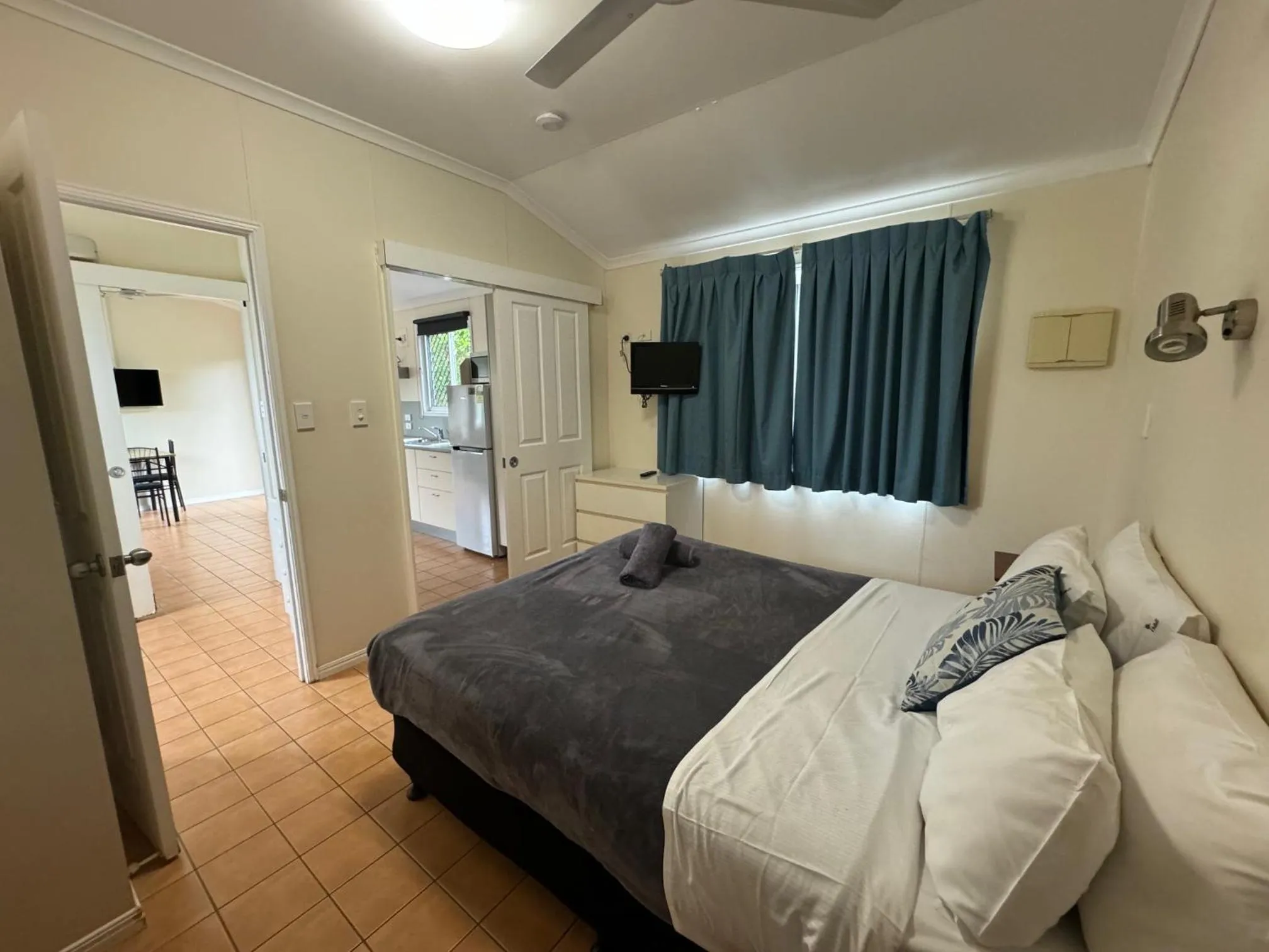 TV and multimedia, Bed in Mareeba Motor Inn