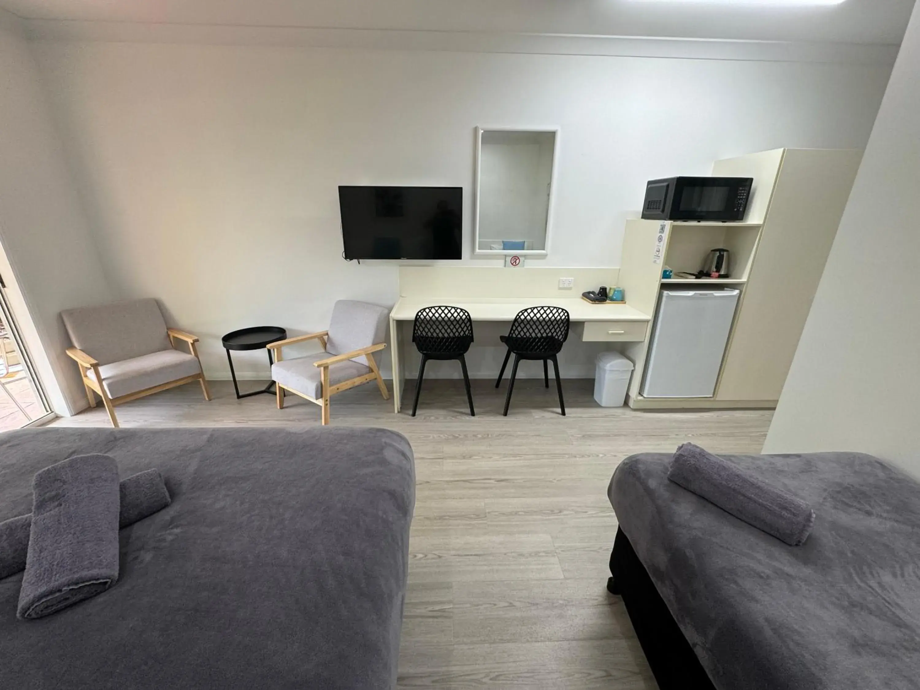 Twin Room - Disability Access in Mareeba Motor Inn Twin Room - Disability Access in Mareeba Motor Inn