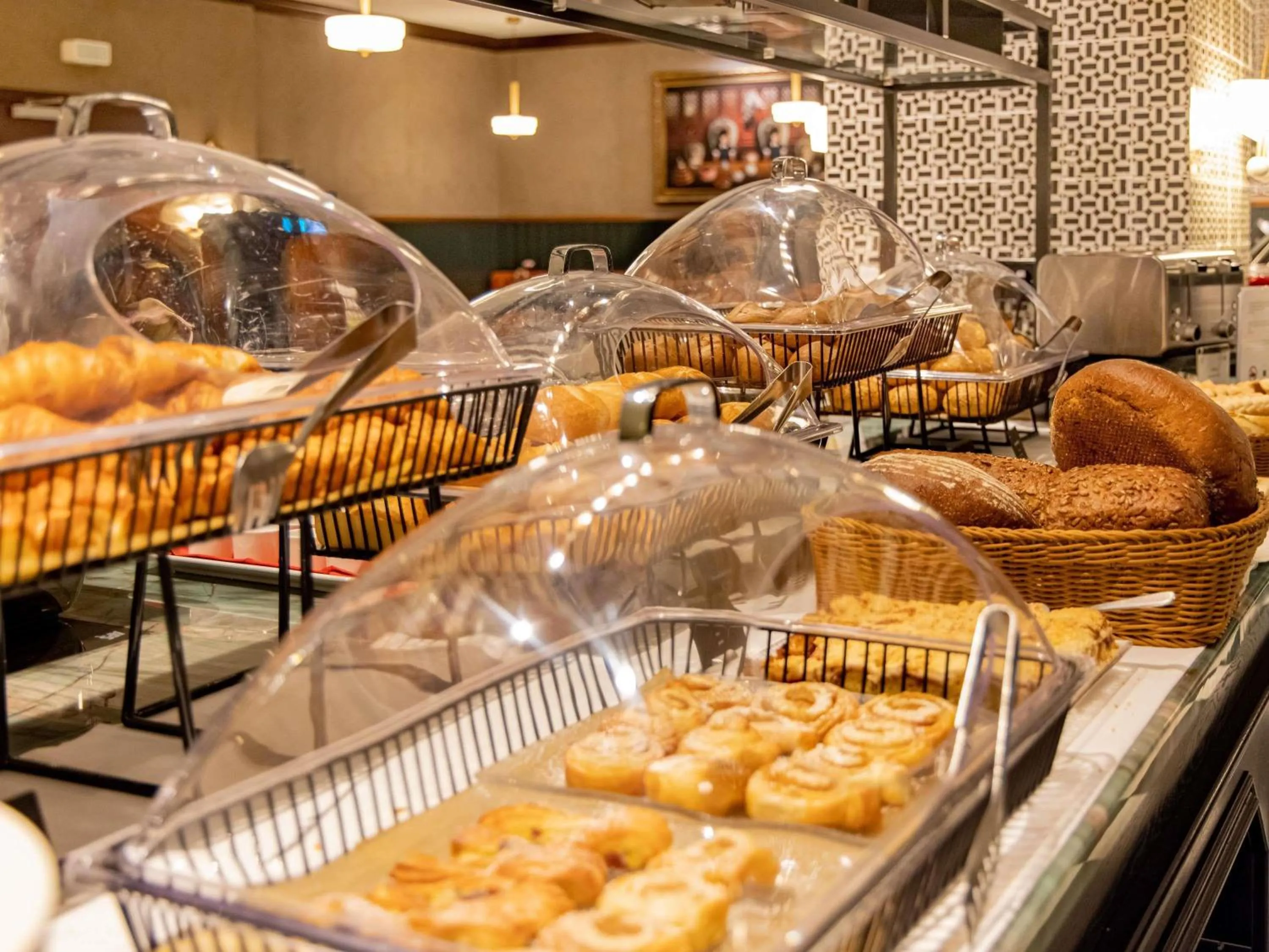 Restaurant/places to eat in Mercure Hotel Frankfurt Airport Langen