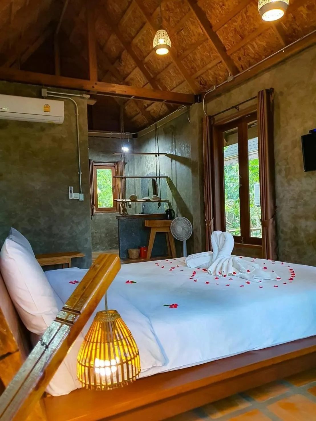 Bed in Kung Nok Tha Resort Nakhon Si Thammarat