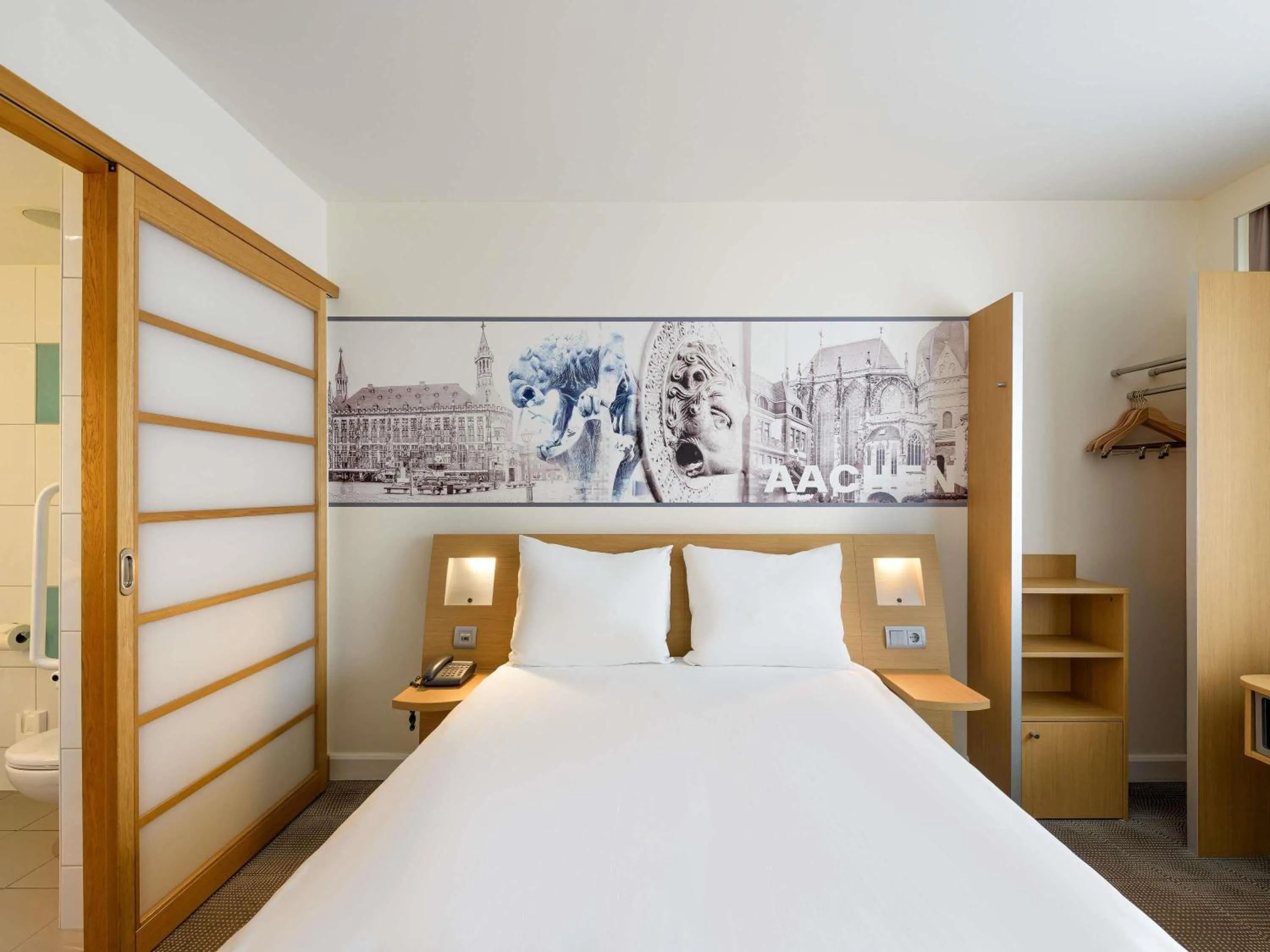 Bedroom, Bed in Novotel Aachen City