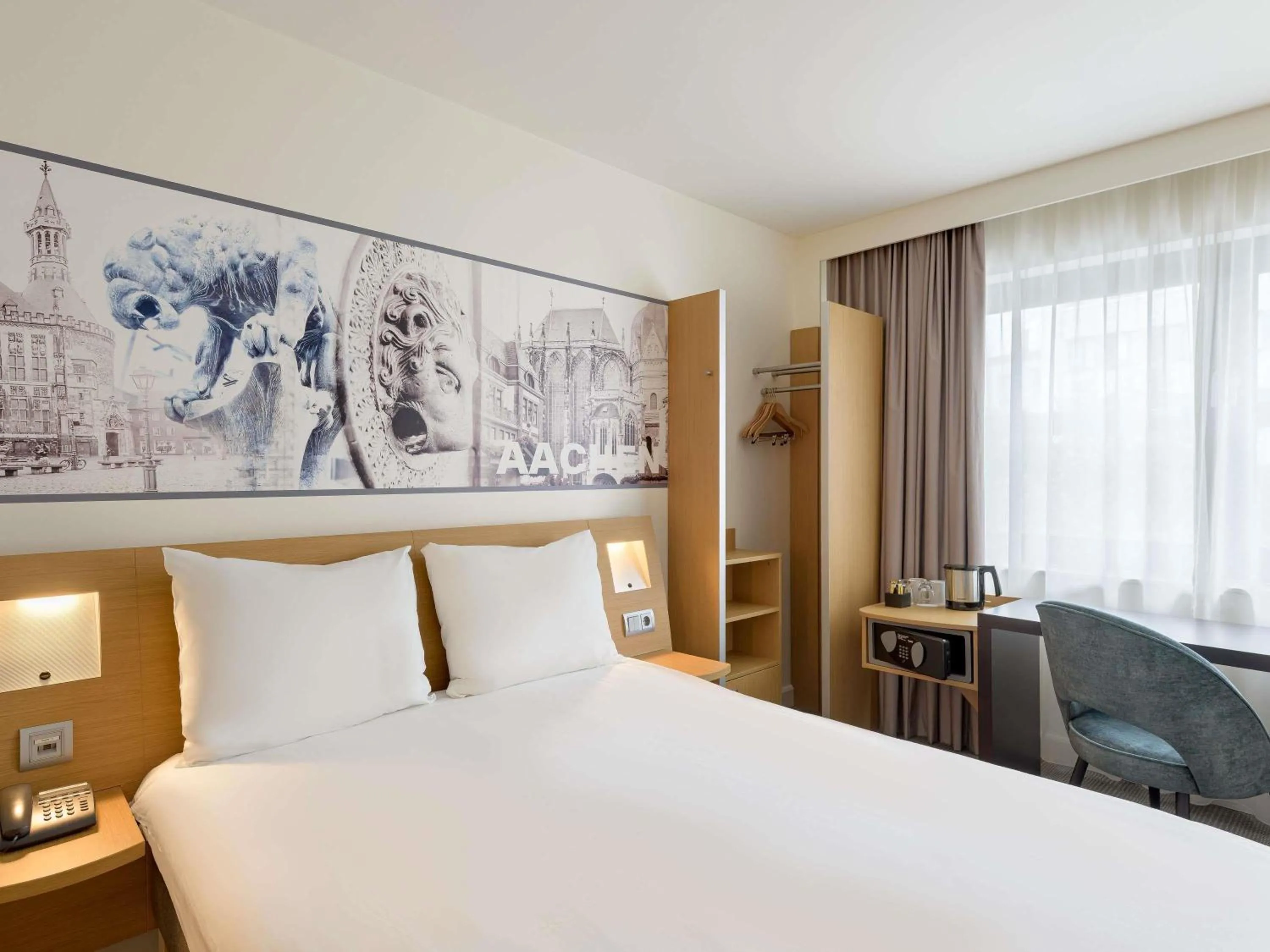 Bedroom, Bed in Novotel Aachen City