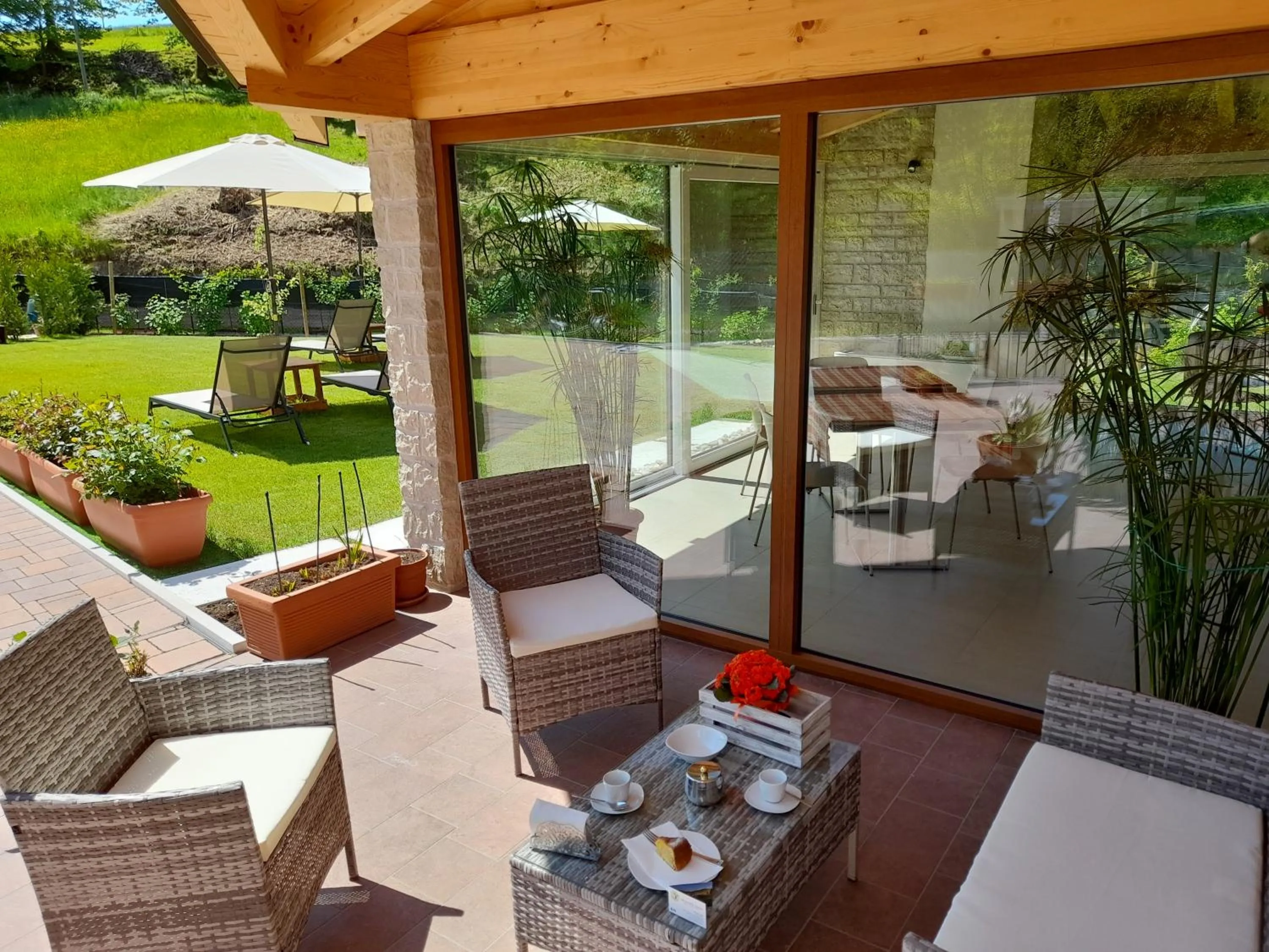 Patio in Miravallesuites