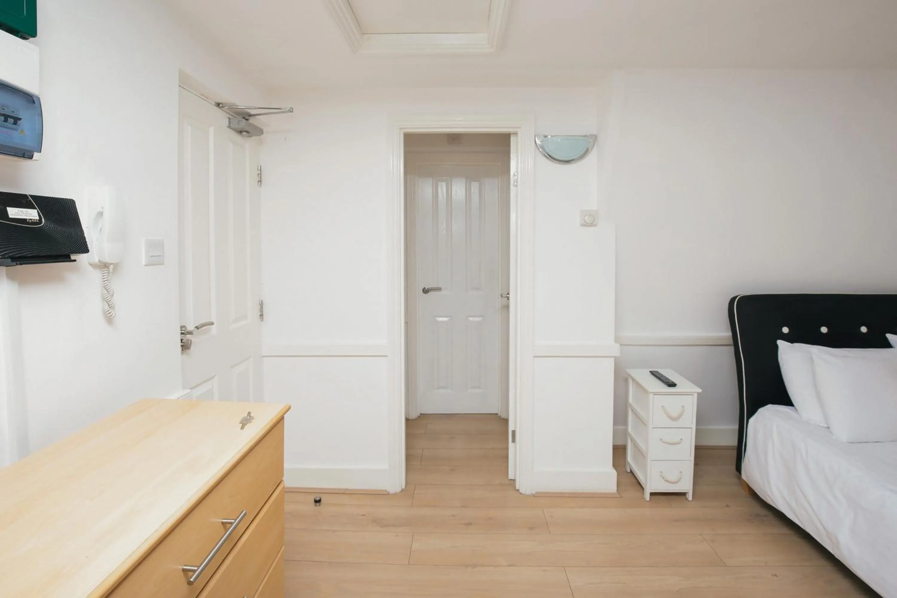 Living room in Cambridge City Studios by Paymán Club