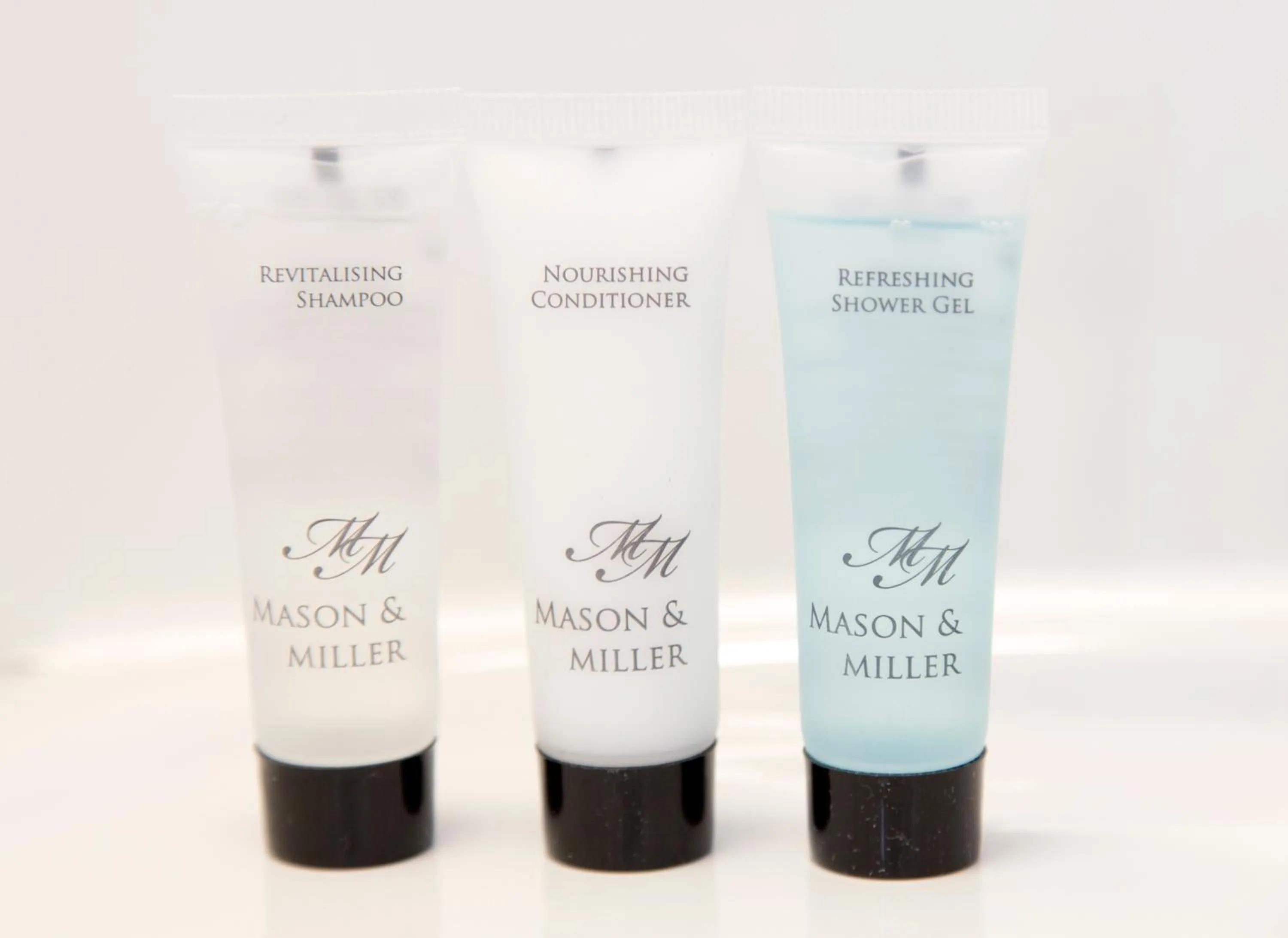 Bathroom in Cambridge City Studios by Paymán Club