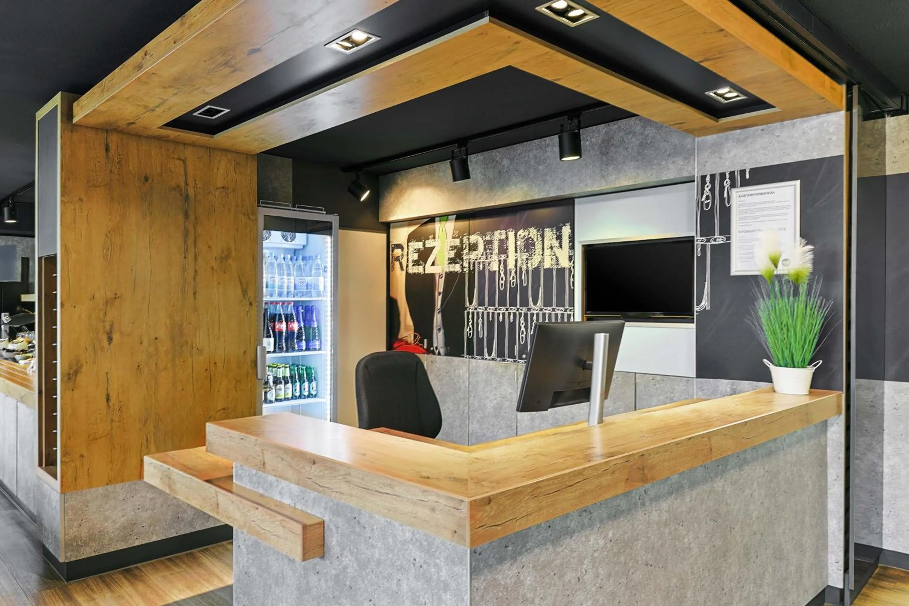 Lobby or reception in B&B Hotel Lübeck Berliner-Platz