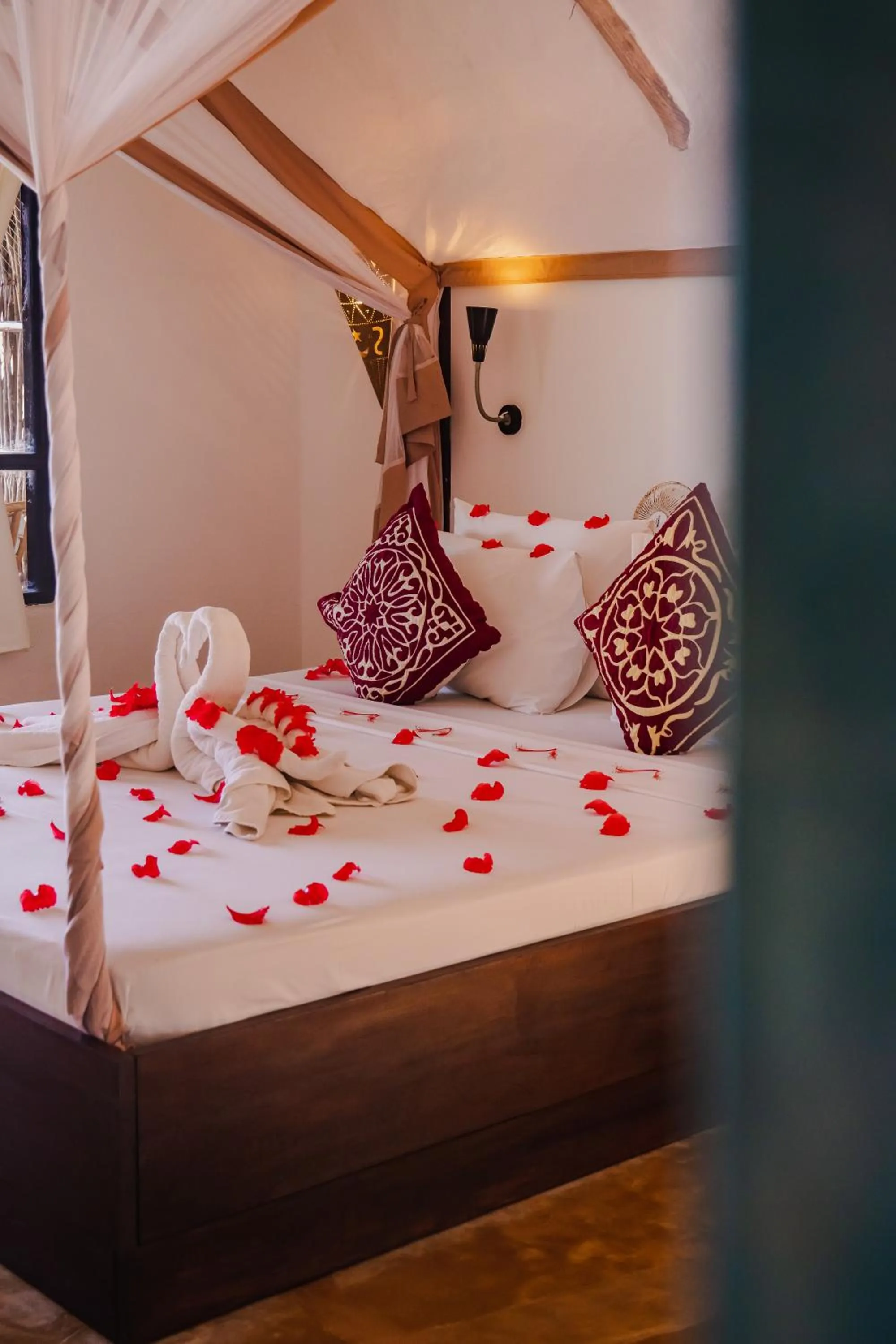 Bed in Sunshine Bay Hotel Zanzibar