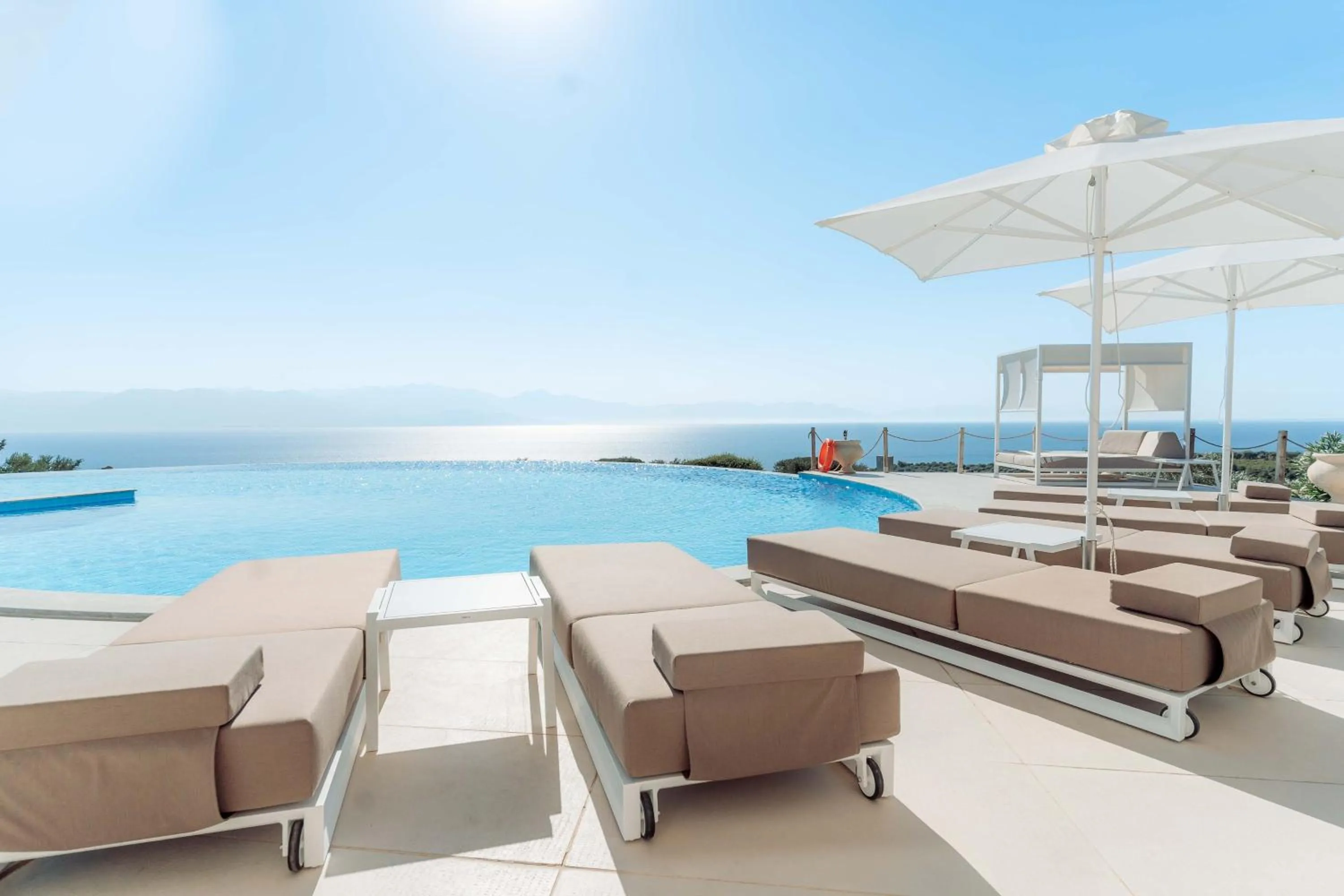 WHITE DONKEY BOUTIQUE Hotel