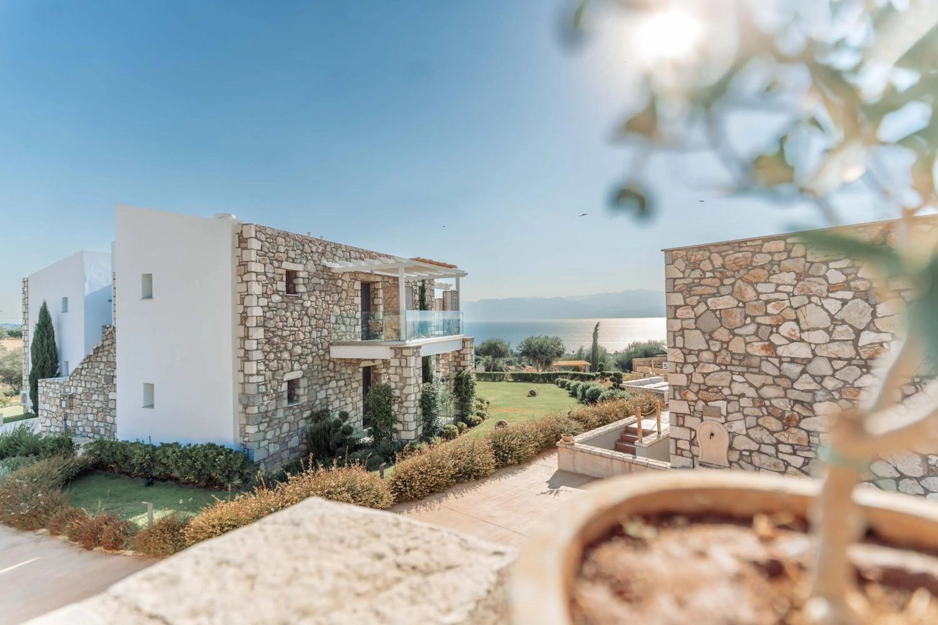 WHITE DONKEY BOUTIQUE Hotel