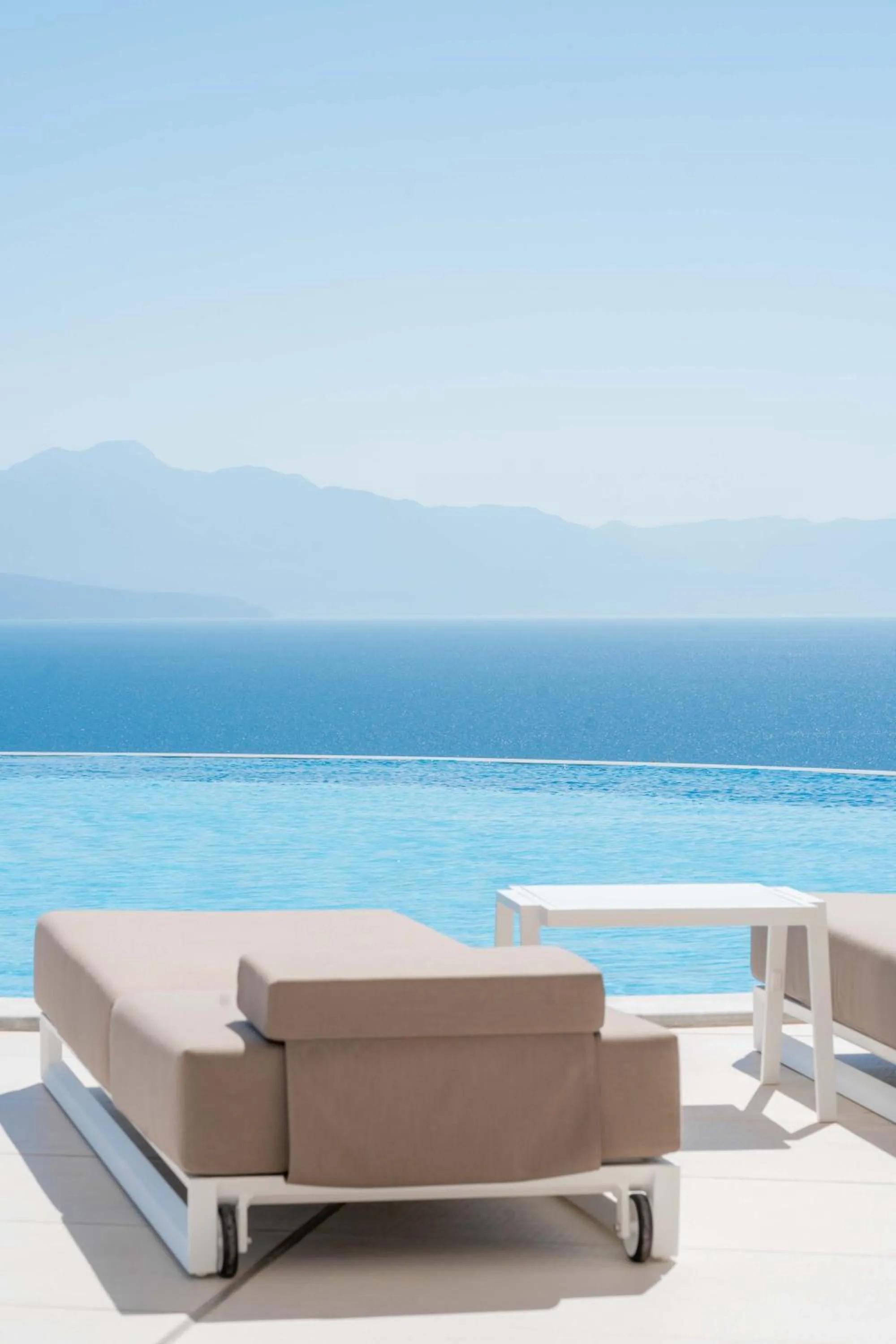 WHITE DONKEY BOUTIQUE Hotel