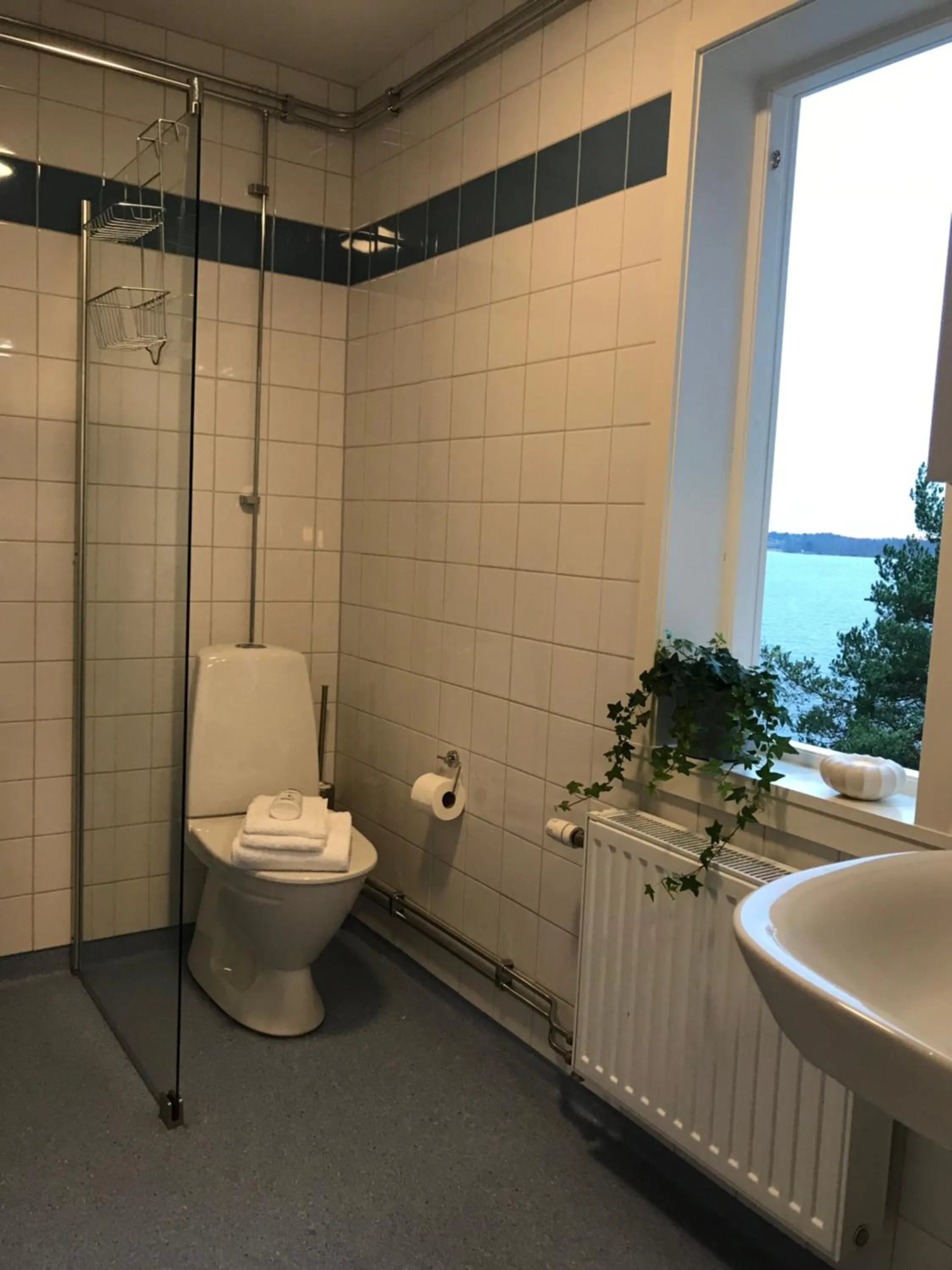 Toilet in Sjövillan B&B