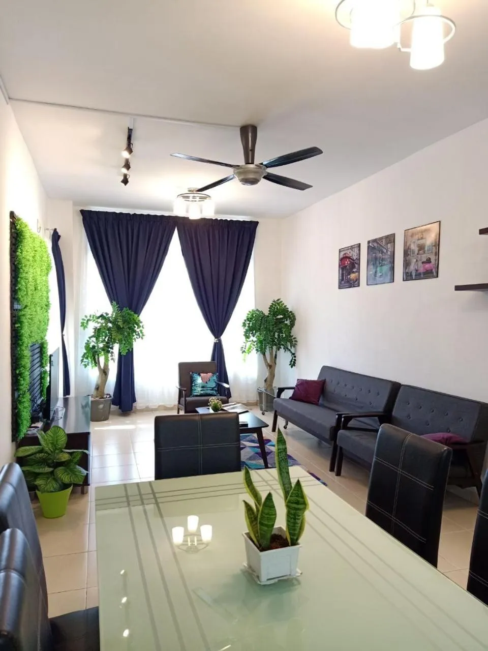 Living room in Ken1606 Home - Centre of KB, WIFI, 6 to 8 pax