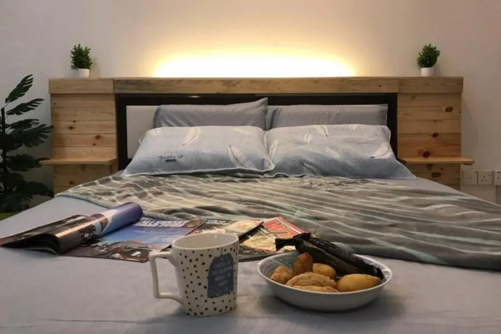 Bed in Ken1606 Home - Centre of KB, WIFI, 6 to 8 pax