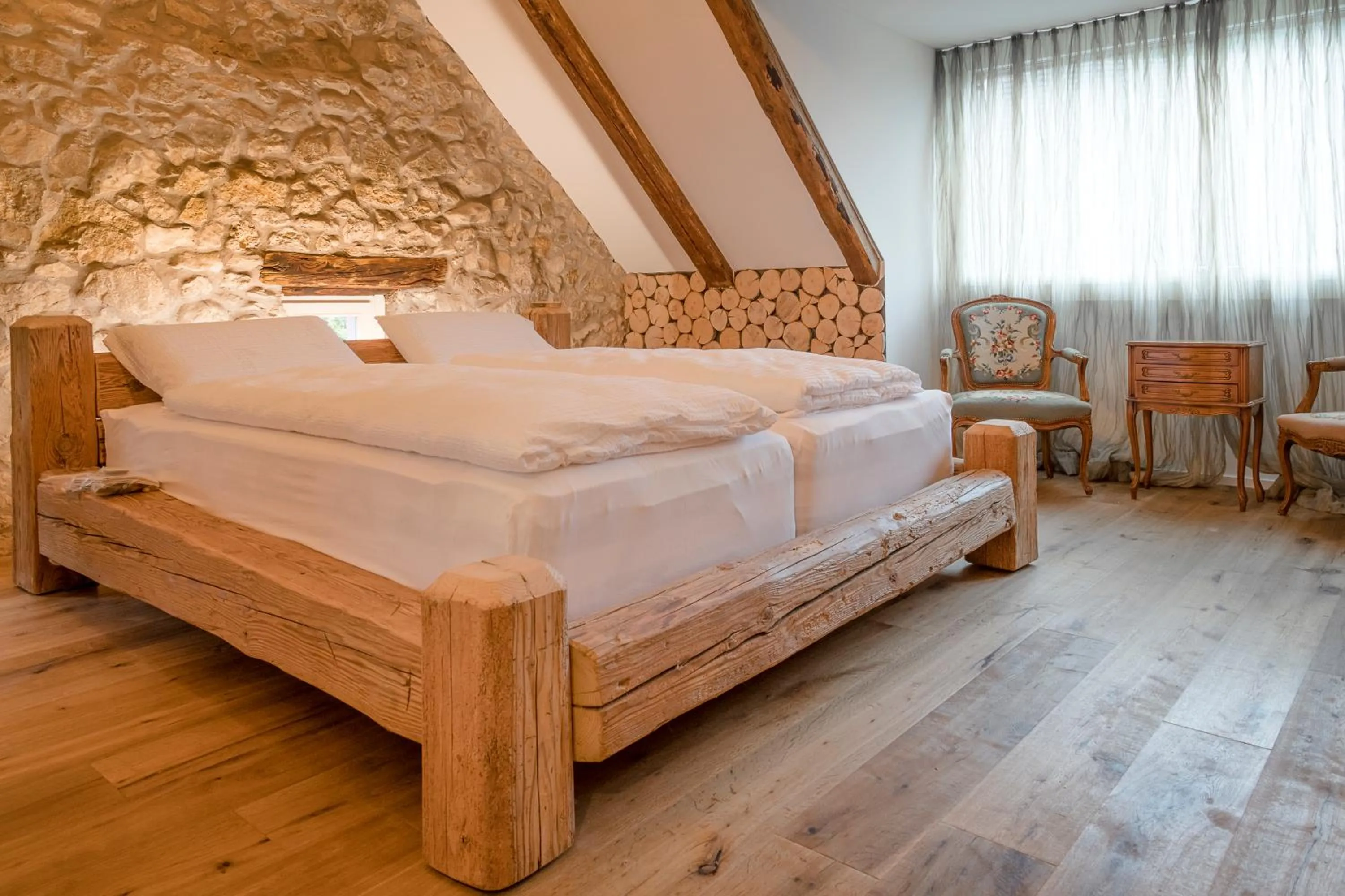 Photo of the whole room in Landgasthof Roderis