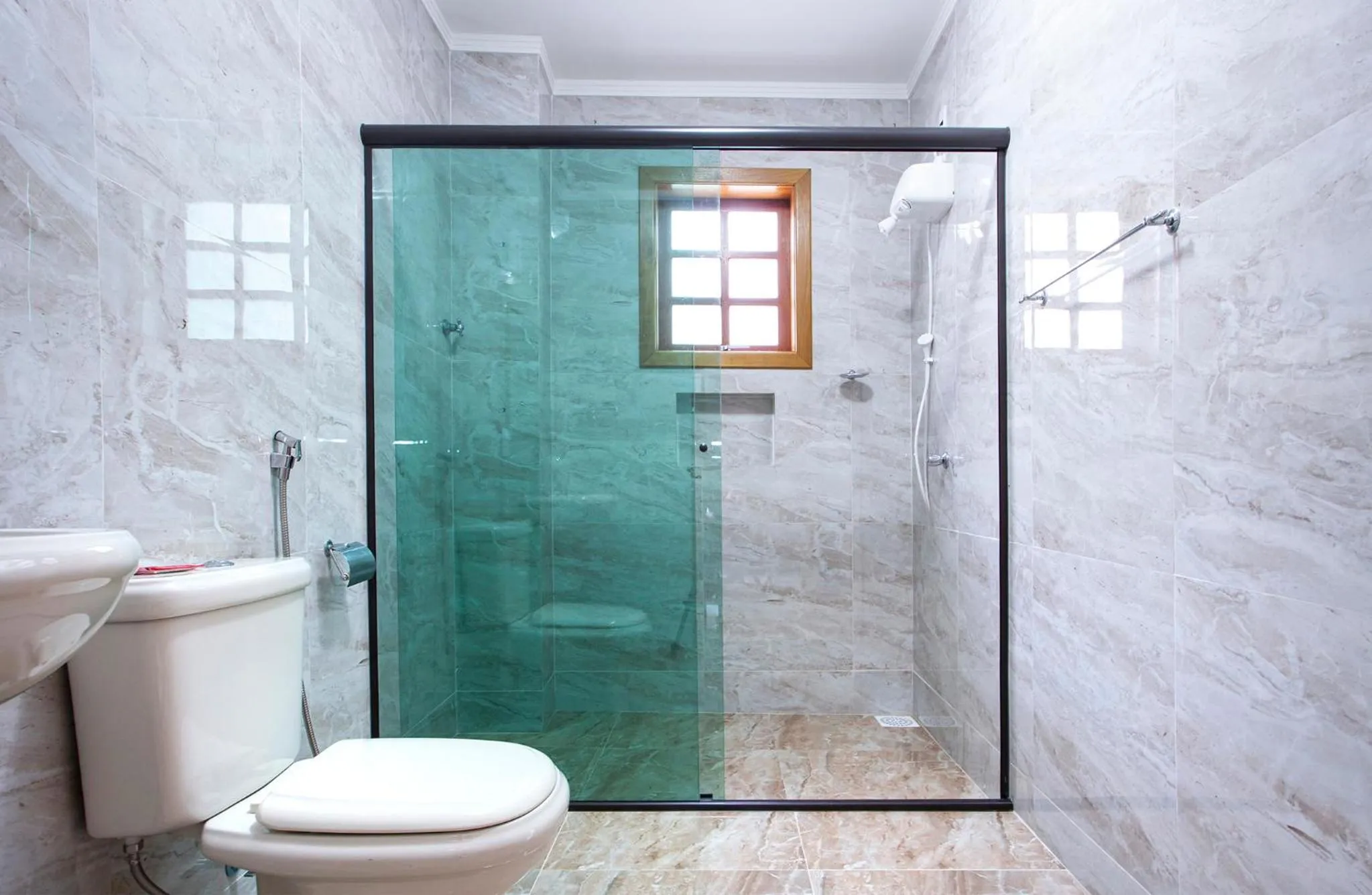 Bathroom in Pousada Guarubela Veloso