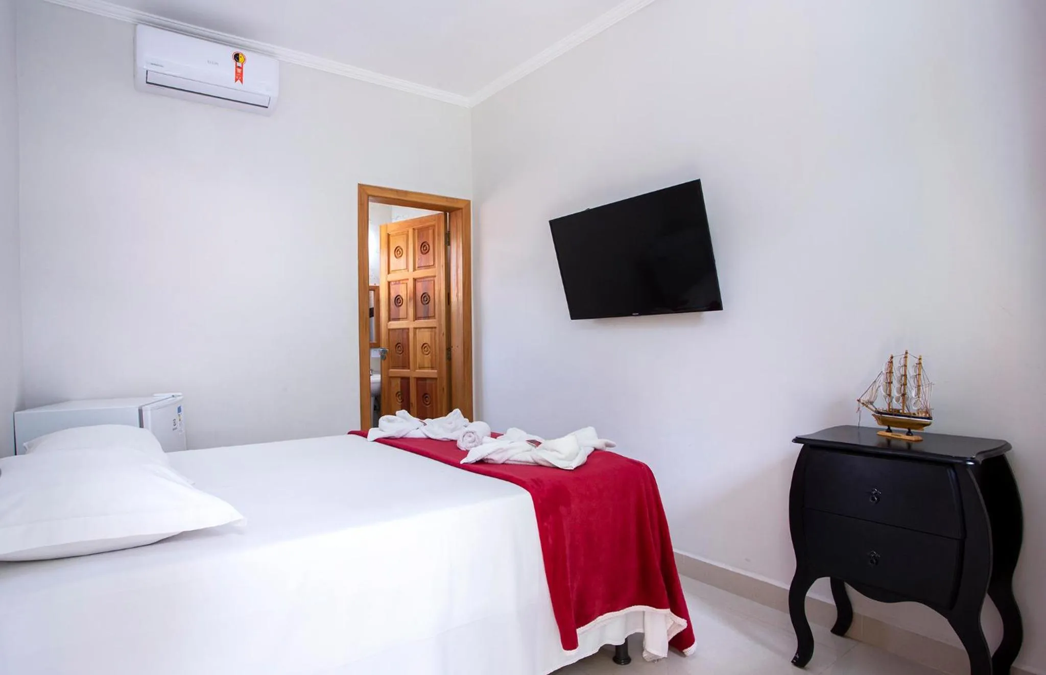 Bedroom, Bed in Pousada Guarubela Veloso