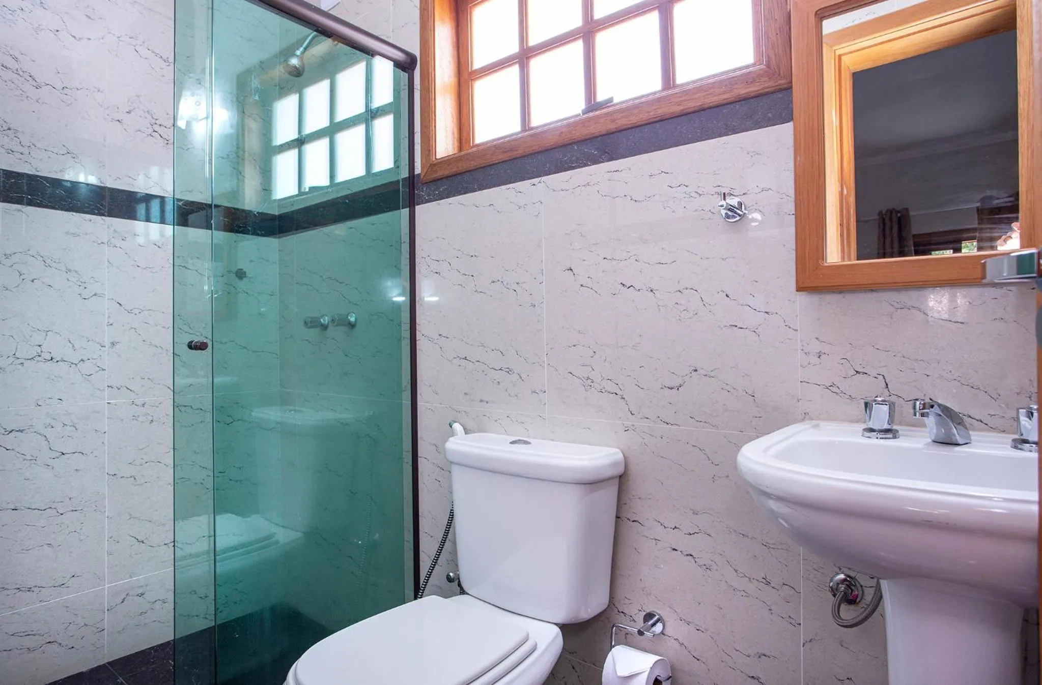 Bathroom in Pousada Guarubela Veloso