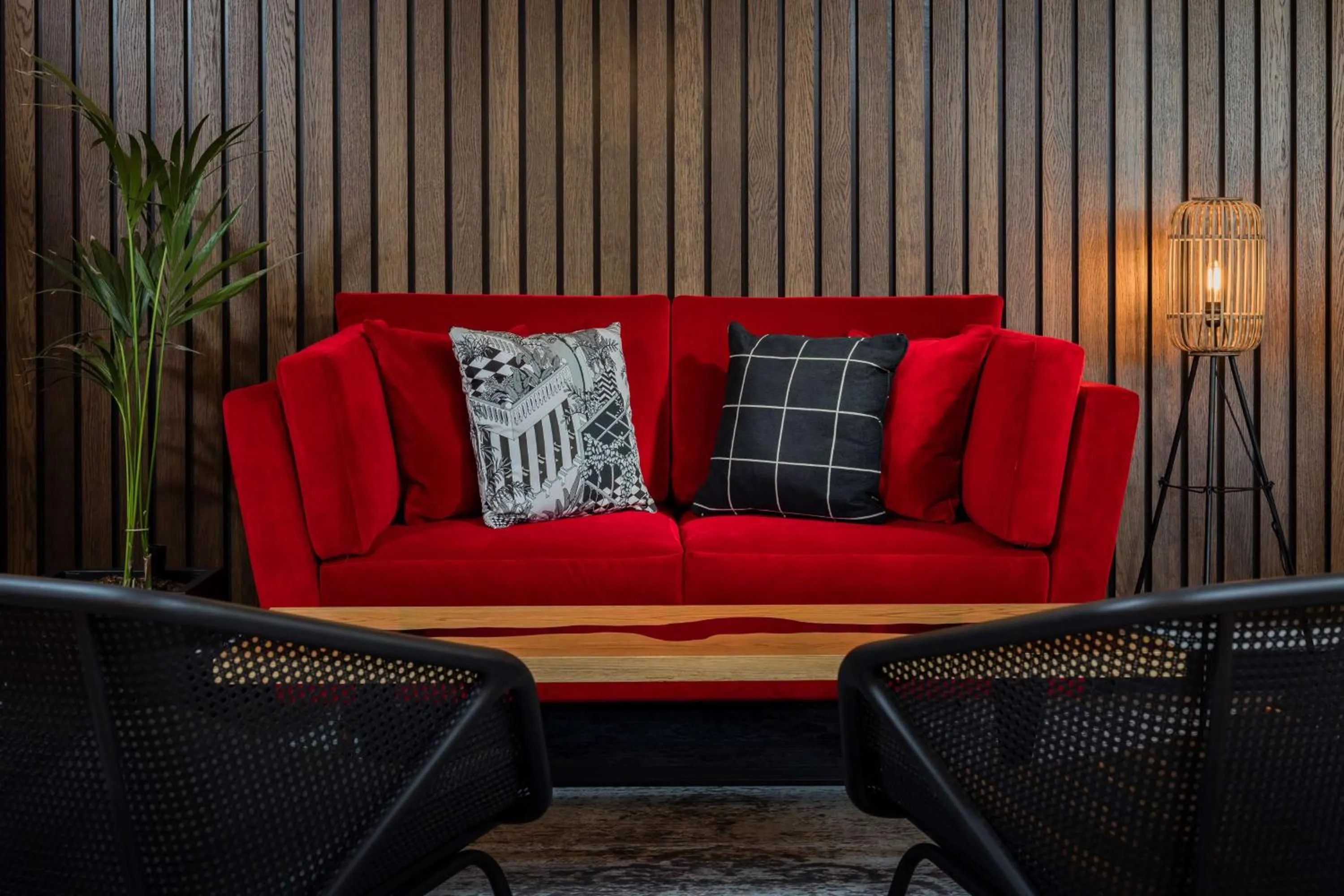 Lounge or bar in Radisson RED London Heathrow