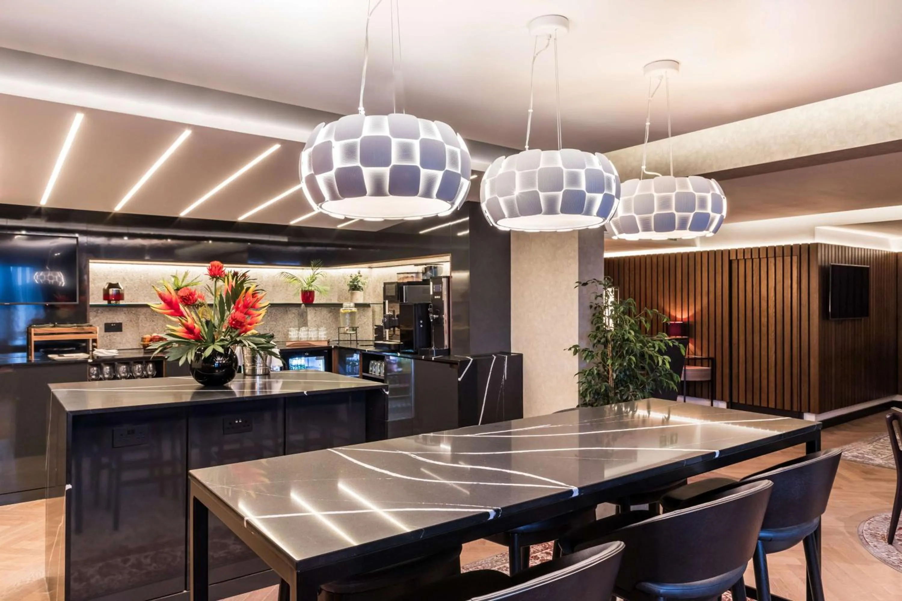 Lounge or bar in Radisson RED London Heathrow