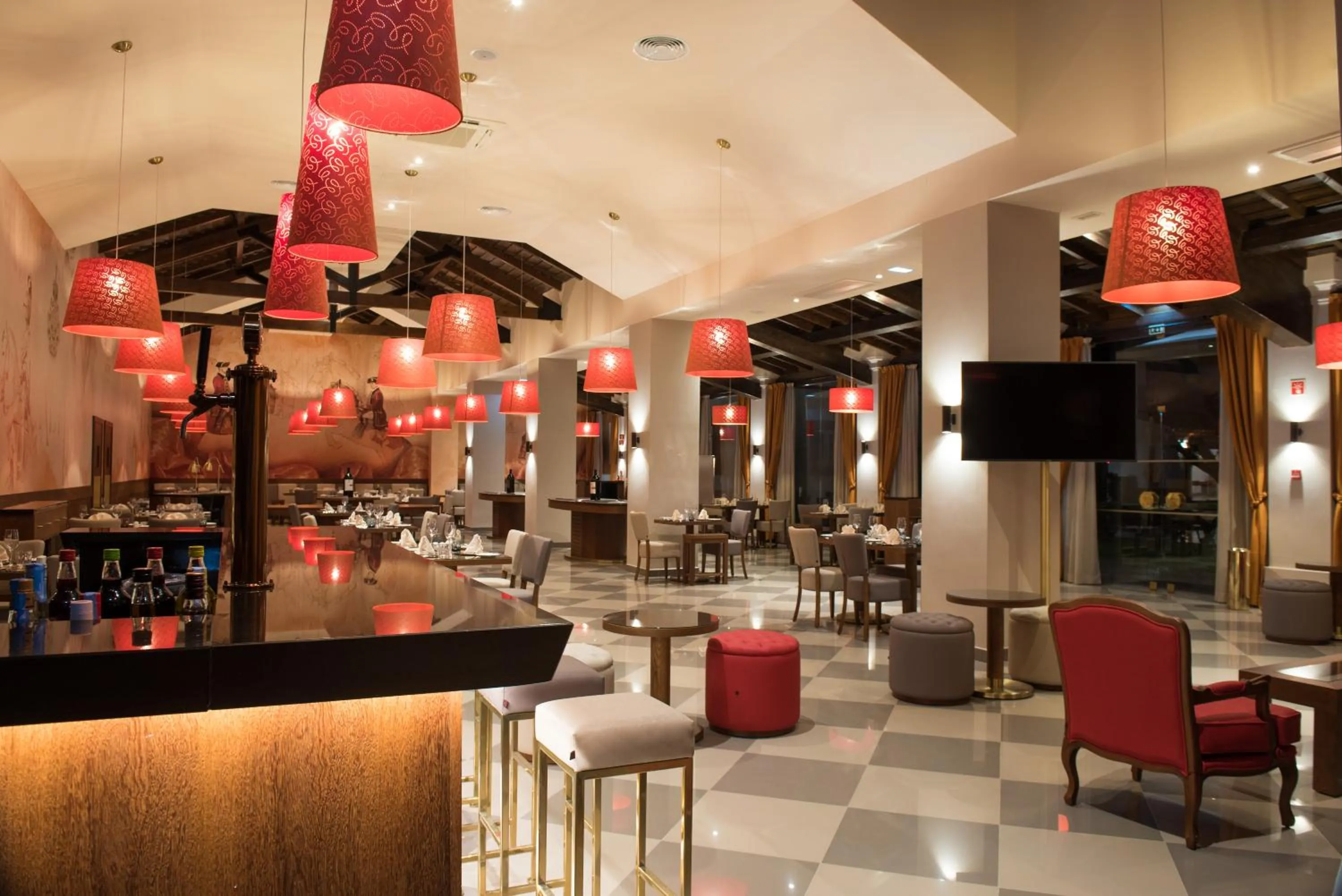 Lounge or bar in Vila Gale Collection Alter Real - Resort Equestre, Conference & Spa