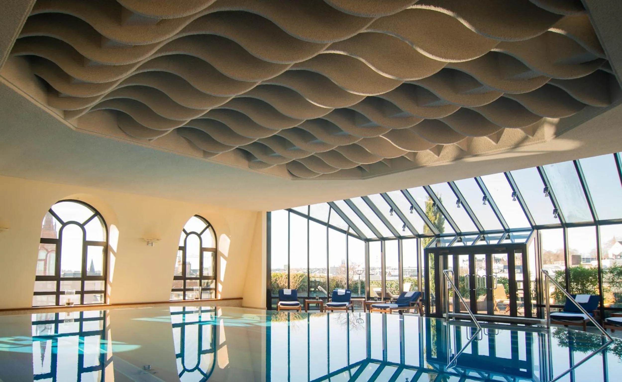 Swimming pool in Hotel Nassauer Hof