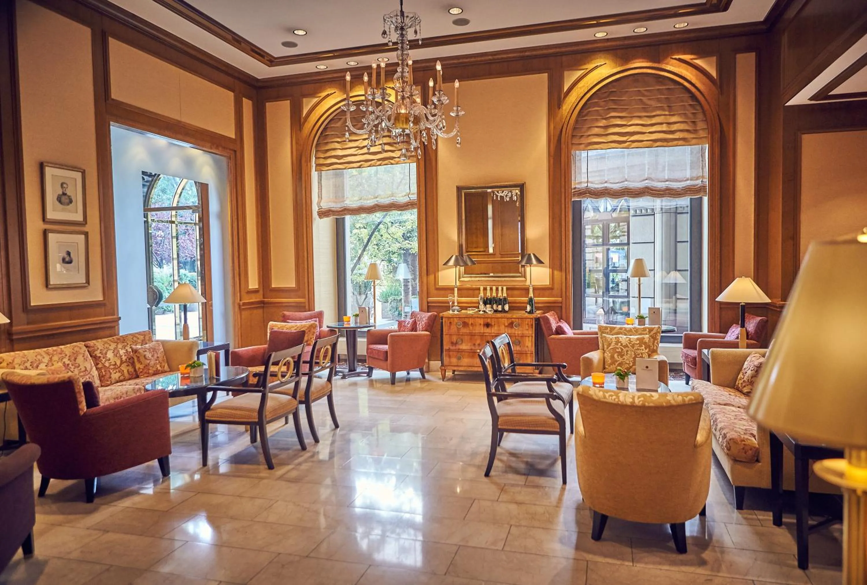 Lobby or reception in Hotel Nassauer Hof