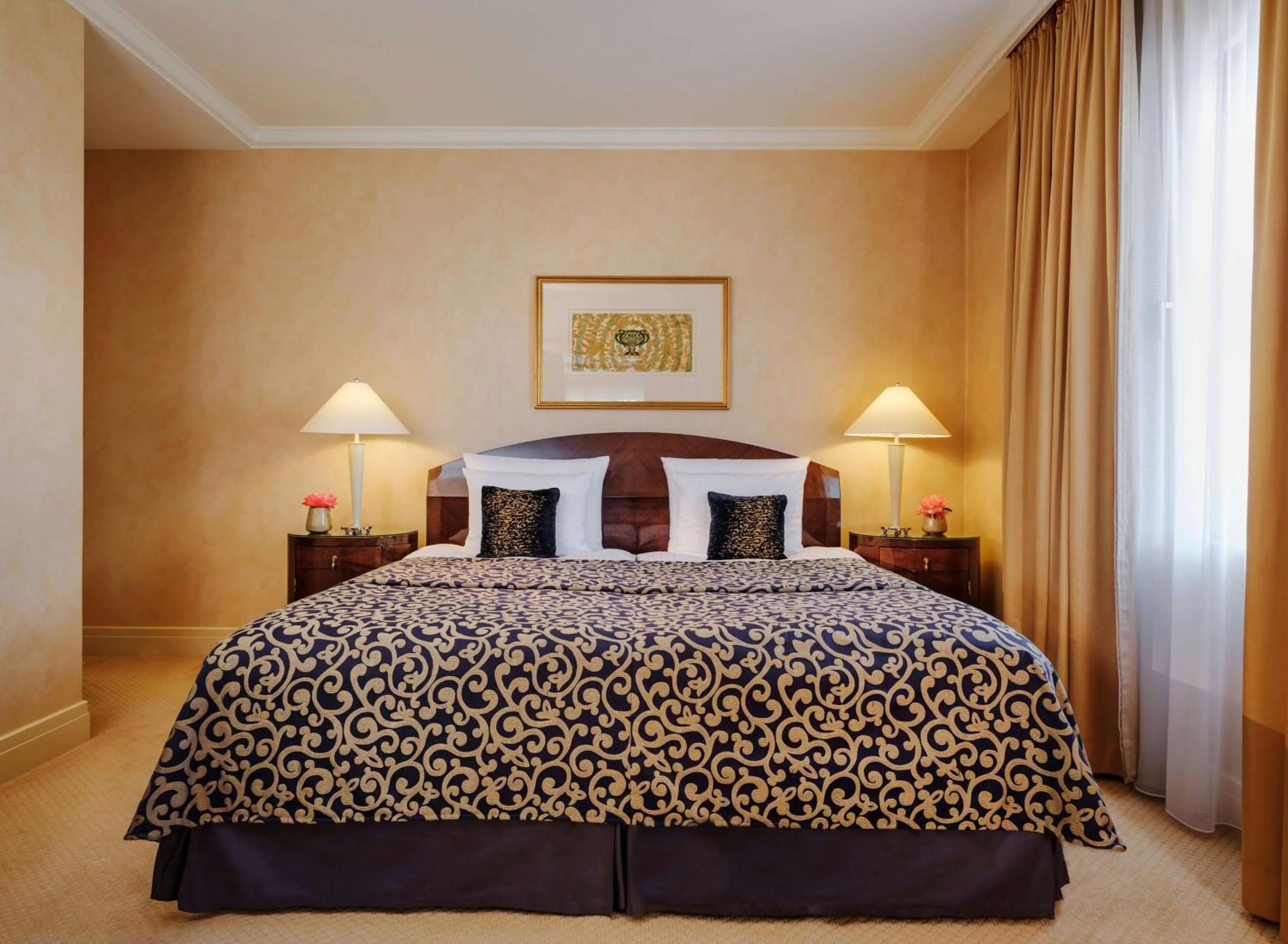 Photo of the whole room, Bed in Hotel Nassauer Hof