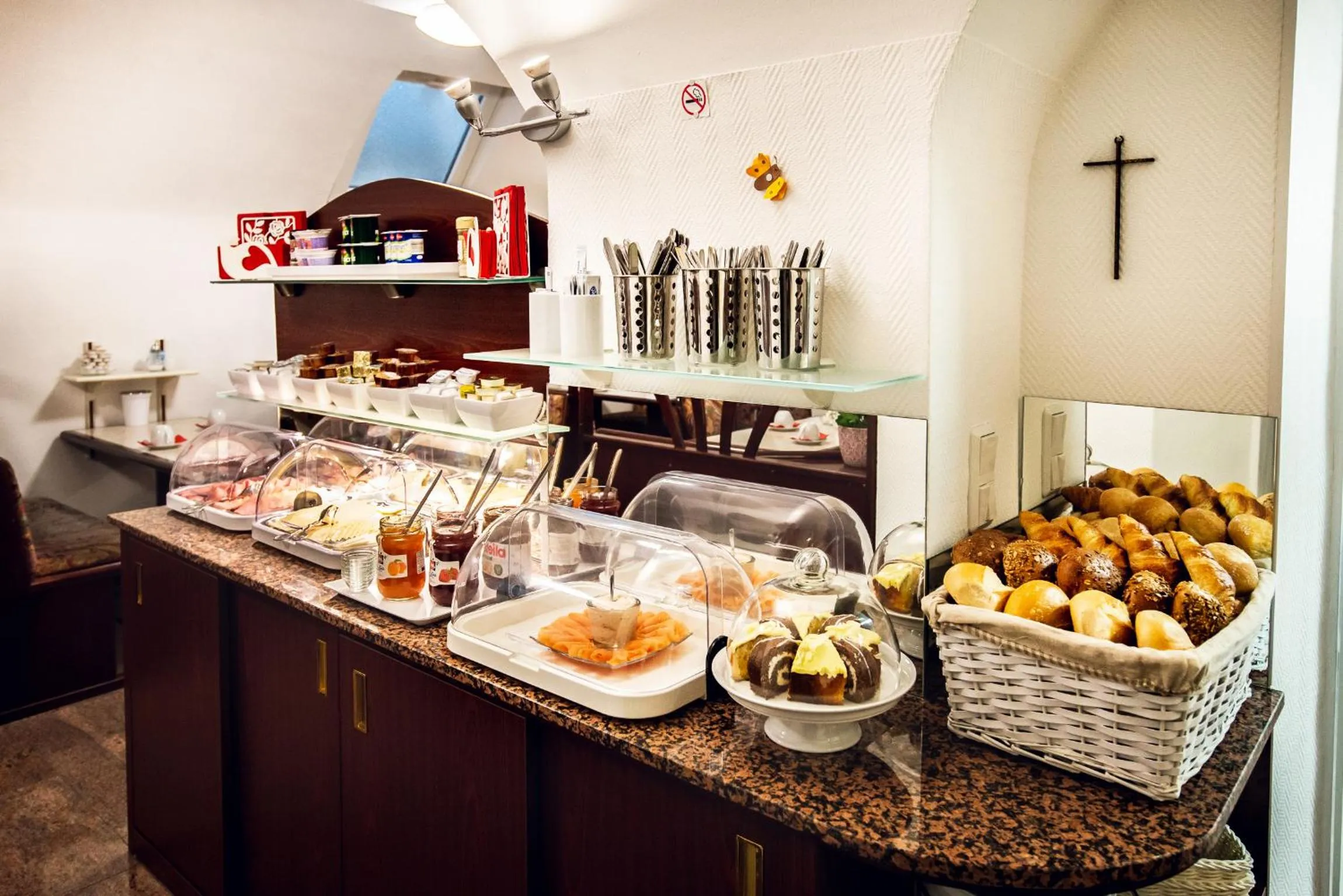 Buffet breakfast in Hotel Domblick Garni