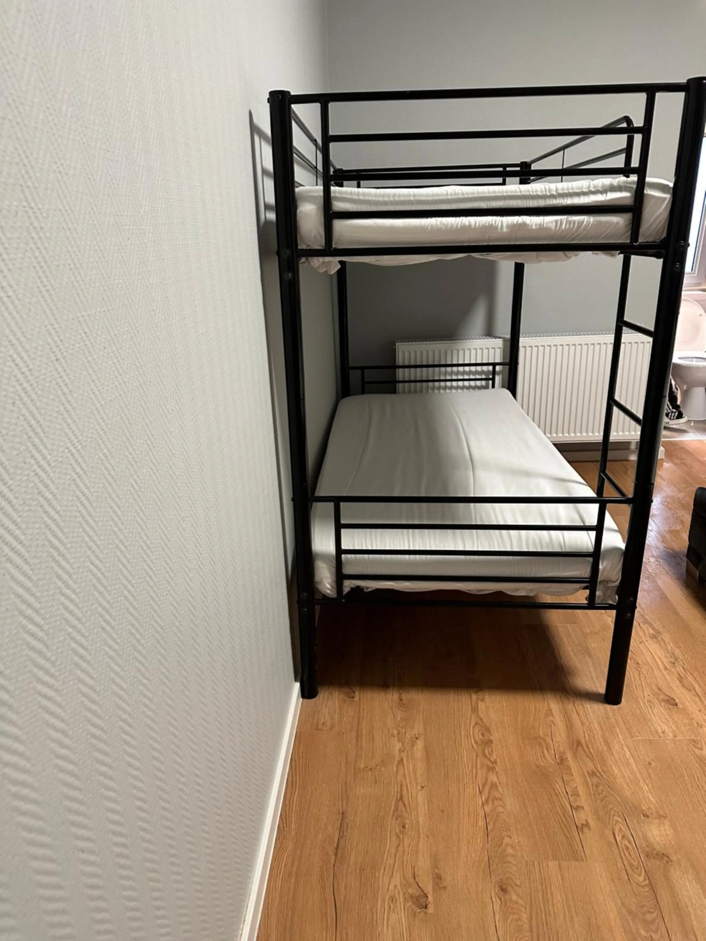 Bed in Hotel Elbe Street 34