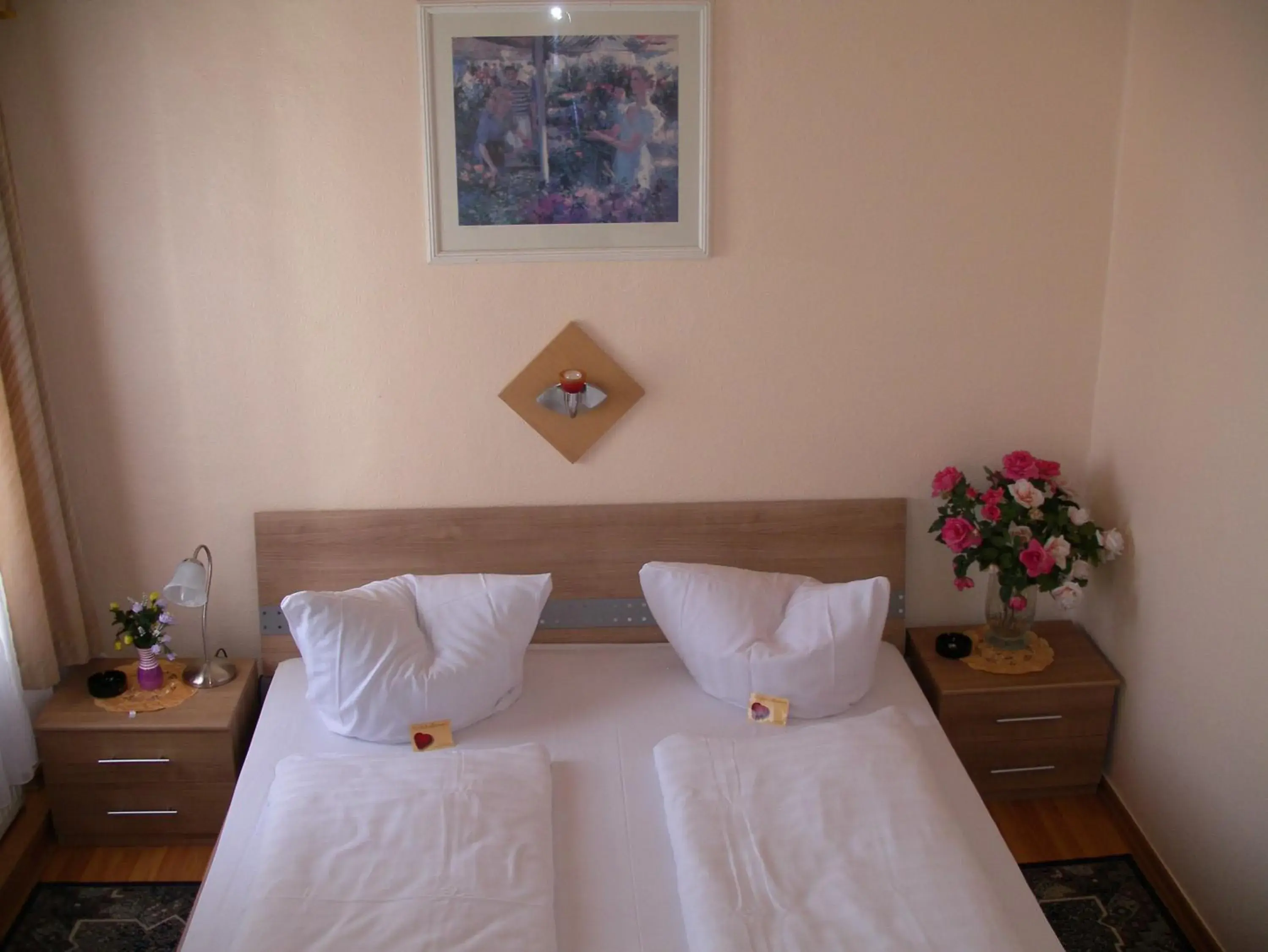 Double Room in Hotel garni Djaran Double Room in Hotel garni Djaran