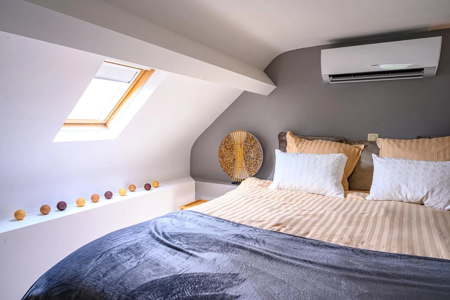 air conditioner in Le Jardin Des Secrets "Gites et chambres à louer"