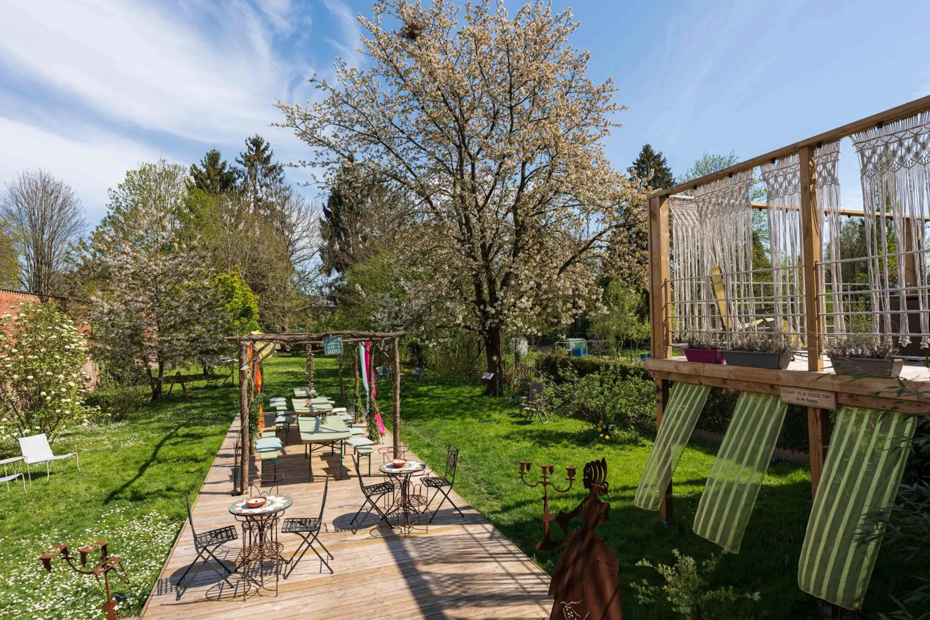 Le Jardin Des Secrets "Gites et chambres à louer"